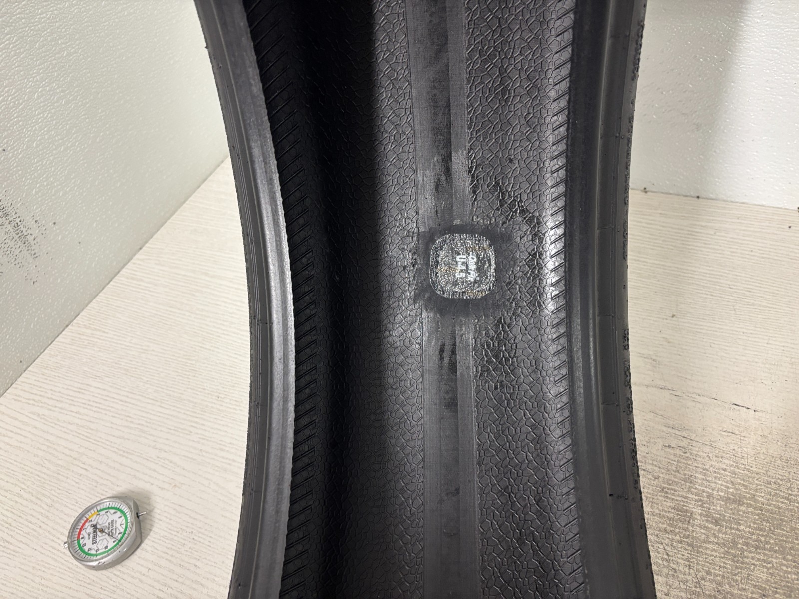 1 Tire 225 50 18 Continental ProContact TX RFT (7.00-8.00/32=77-88% Tread)