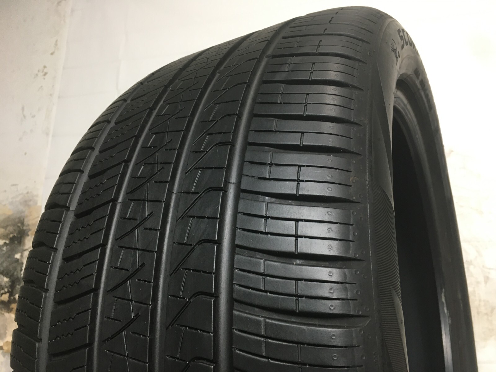 [1] Pirelli Scorpion Zero All Season P315/40R21 315 40 21 Tire 8.25-9.0/32