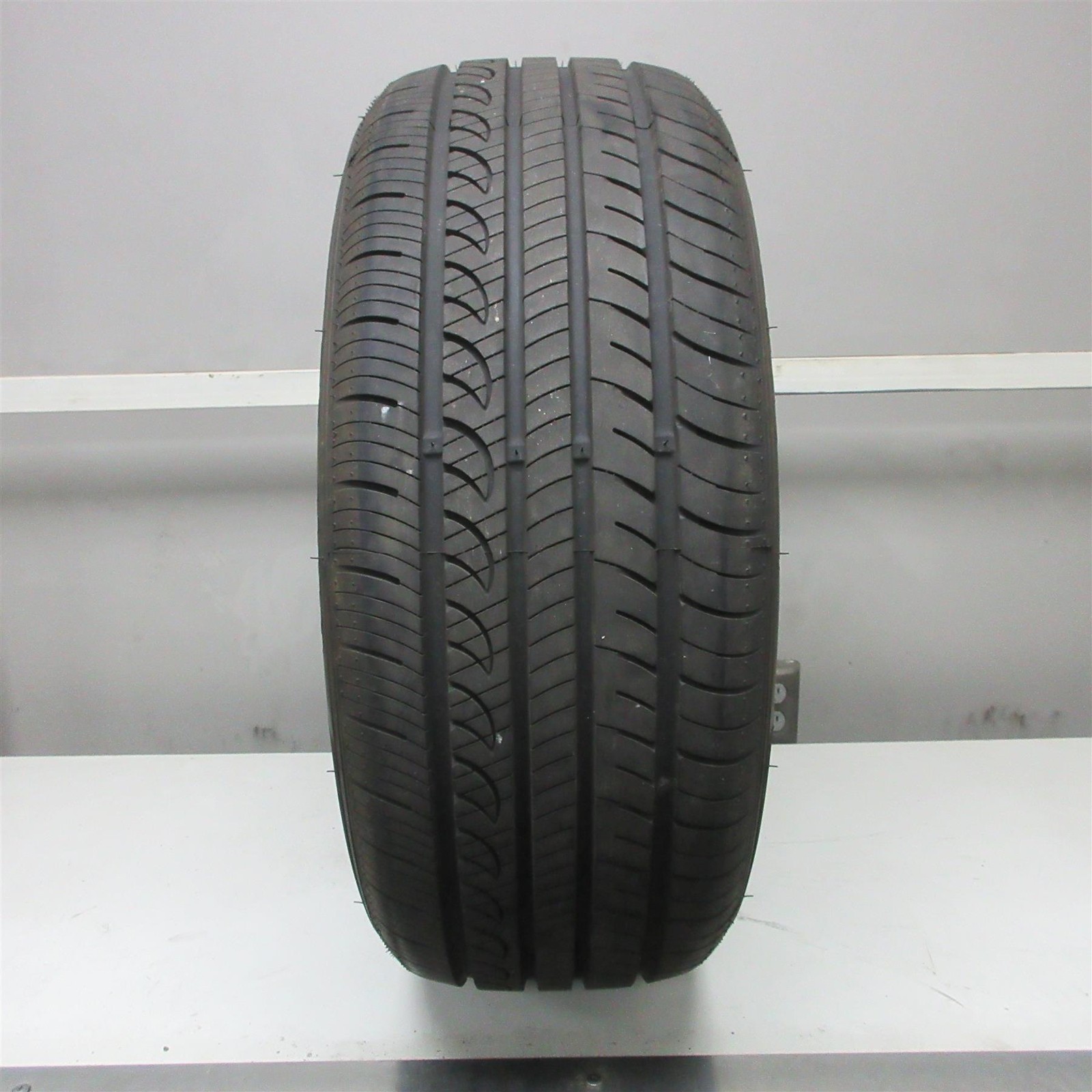 235/50R18 Vantage UHP 97W Used Tire (9/32nd) NO PATCHES! (QTY 1)