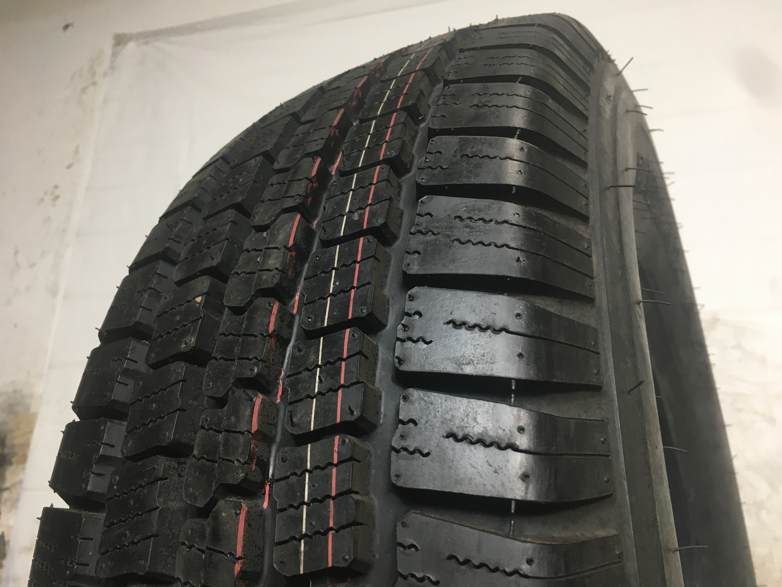 AutoGuard Radial A/P Load E LT265/75R16 265 75 16 New Tire