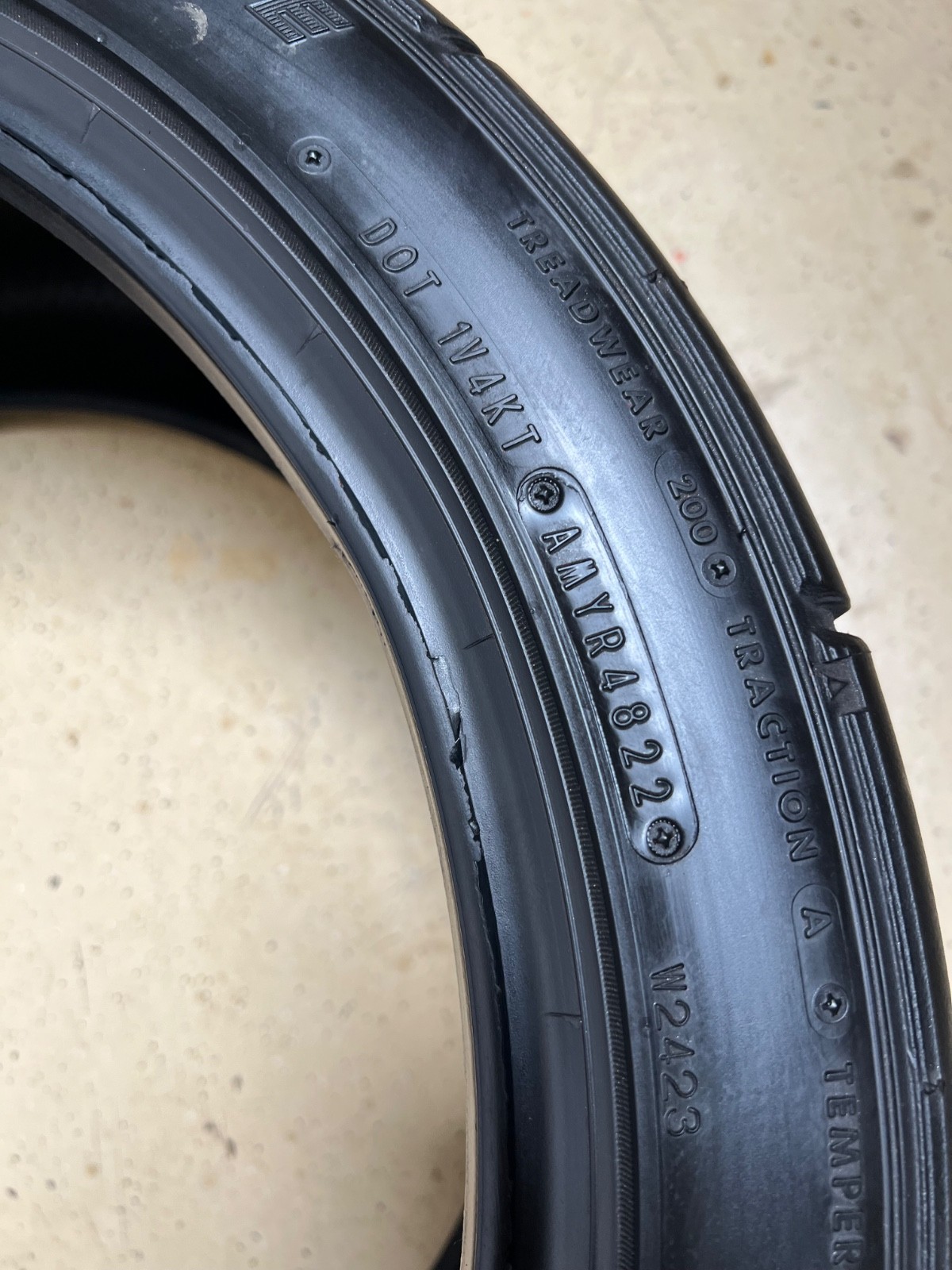 1 – NO REPAIRS 275/35R18 (95W) Falken Azenis RT615K + – 5046