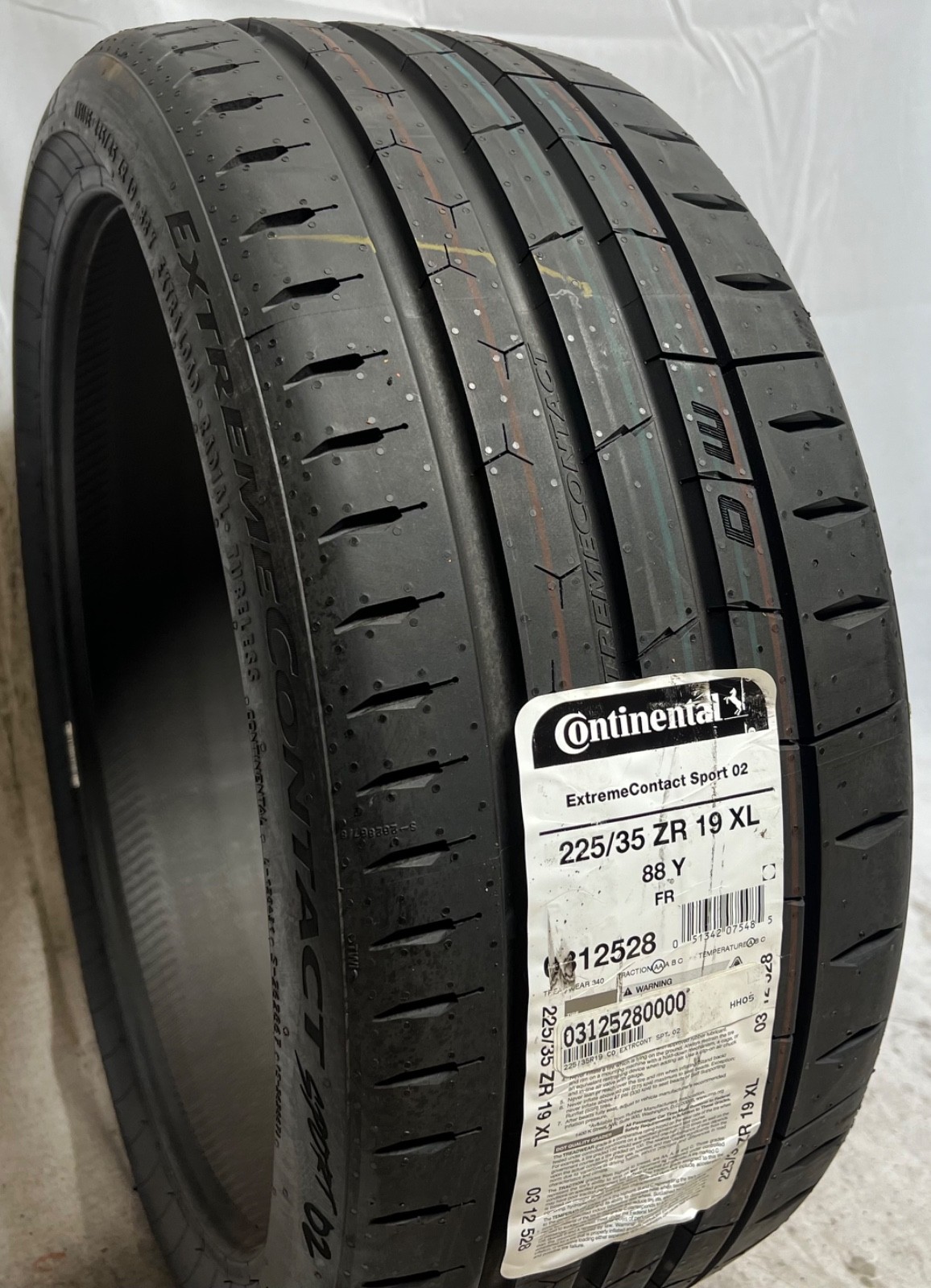 1 – NEW 225/35ZR19 XL (88Y) Continental ExtremeContact Sport 02 – 6031