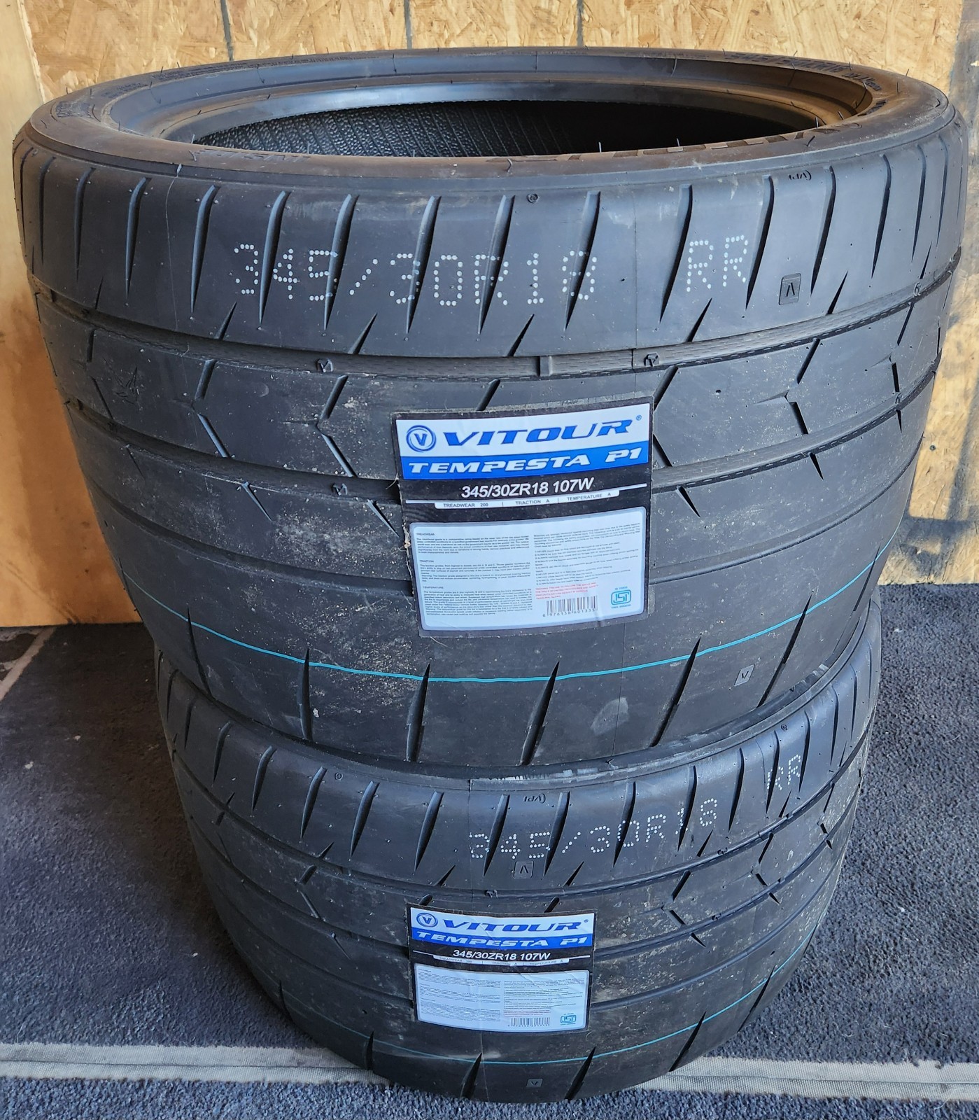 345/30/18 Vitour Tempesta P1 DOT Legal High Performance 200TW Competition Tires