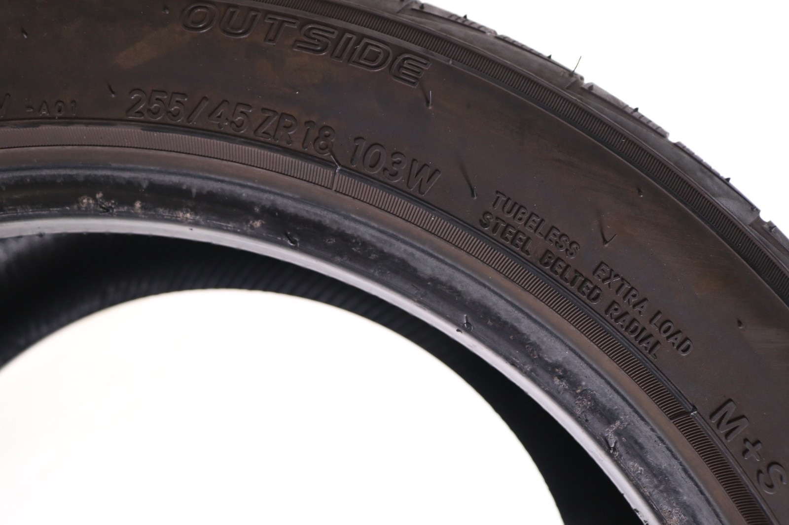 Used 255/45ZR18 Nitto Motivo – 103W – 8/32