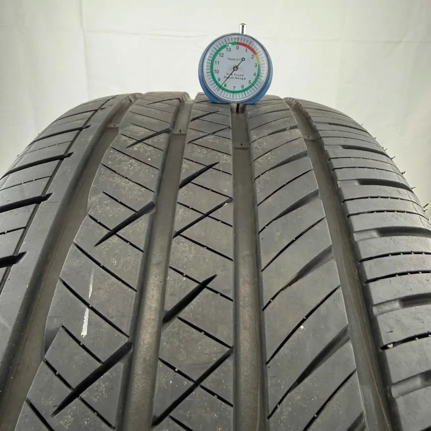 Used 255/50ZR20 Laufenn S Fit AS 109W 8/32 (DOT 22)
