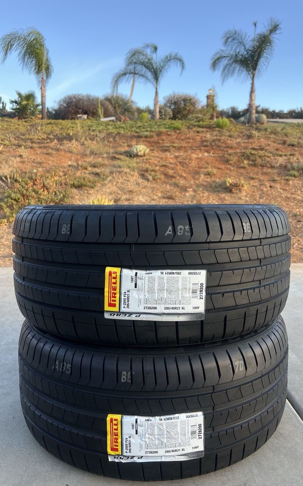 SET OF TWO BRAND NEW 285/40R21 Pirelli P Zero PZ4 Sport Tires 2854021