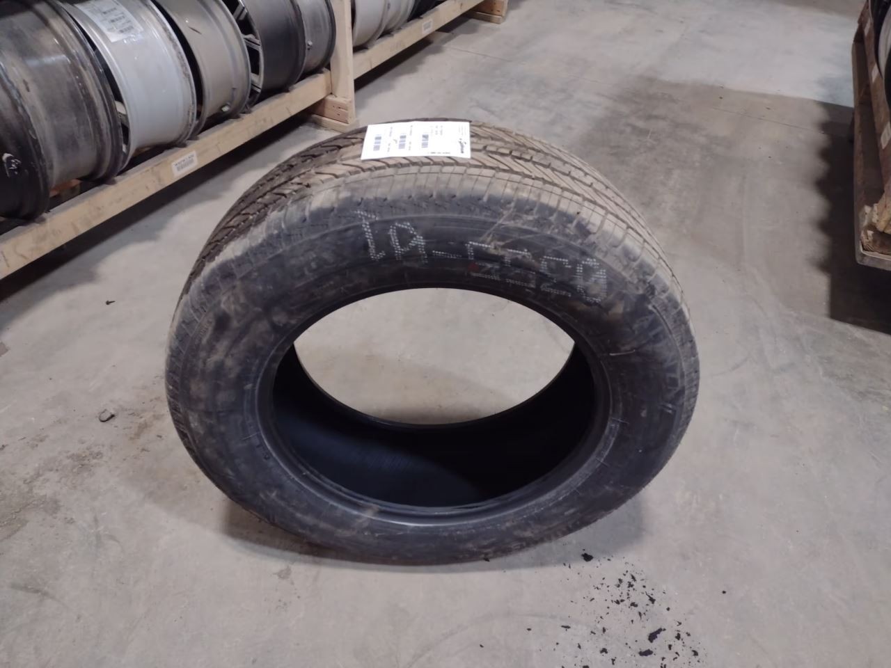 275/60 R20 115S Tire Bridgestone Alenza A/S 10/32 Tread Depth 3176316