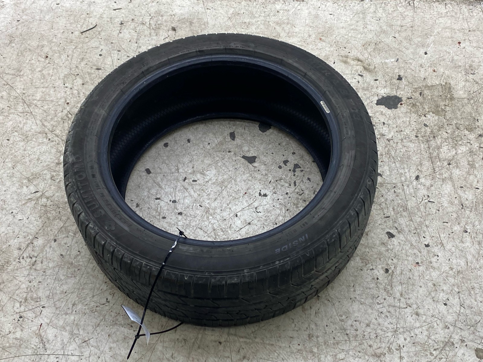 2022 2.5L FWD SUMITOMO HTR A/S P03 255/45R/20 TIRE DOT 0423 6/32 DEPTH TREAD