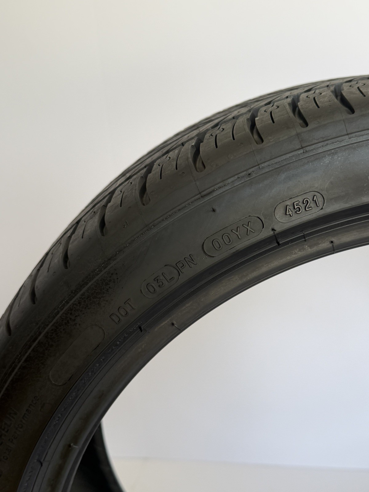 255/35ZR20 97Y Michelin Pilot Sport All Season 4 9.5/32 DOT 4521 2553520
