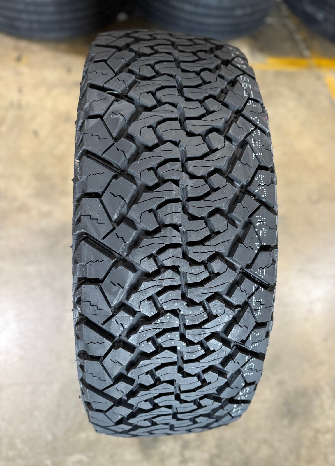 1 NEW 35X10.50R17 VENOM TERRA HUNTER XT2 ALL TERRAIN MUD TIRE 10 PLY 35105017