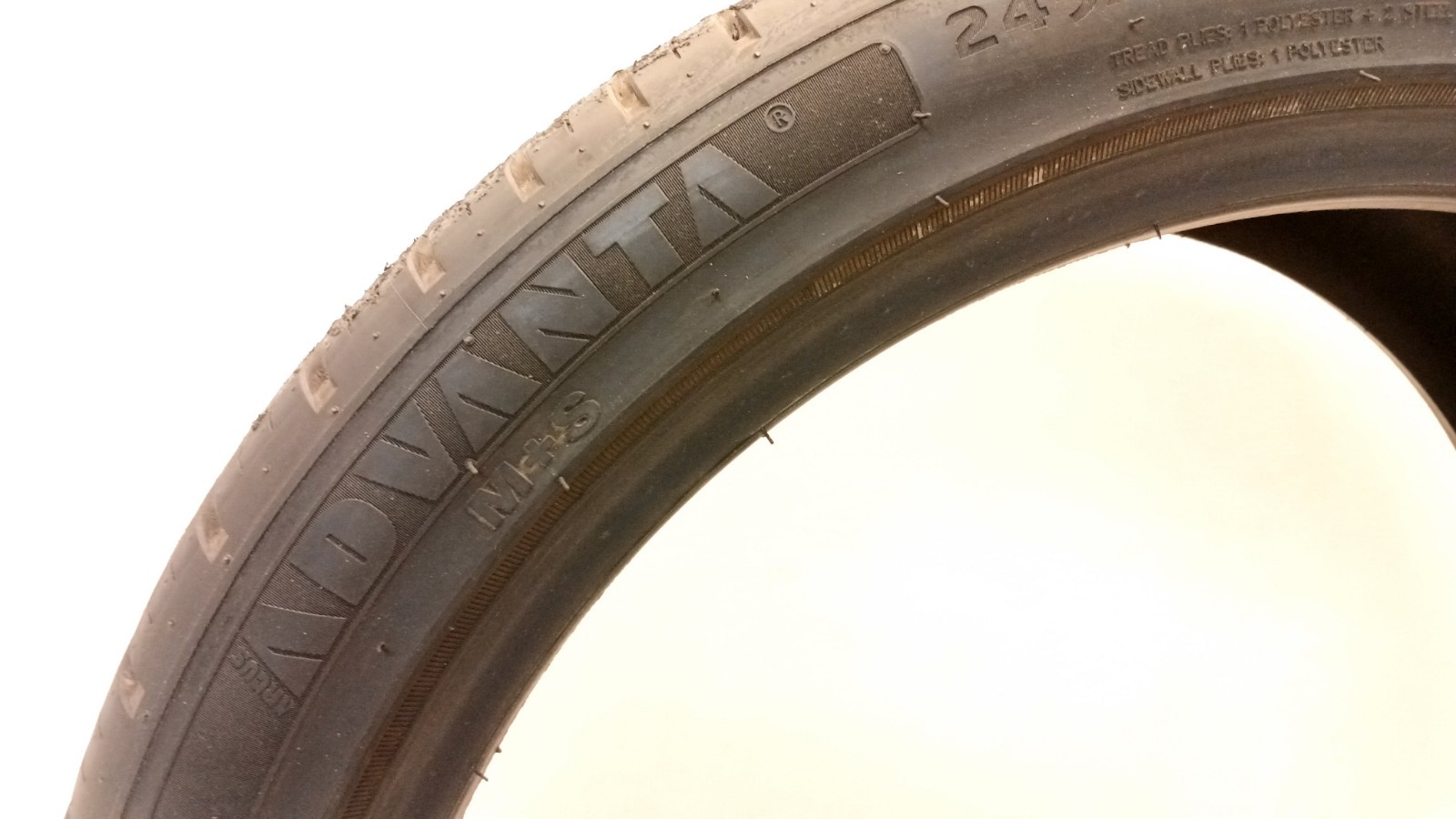 9/32 Used advanta hpz-02 tire 245/35zr19 245 35 19 93w xl dot 4424 110425