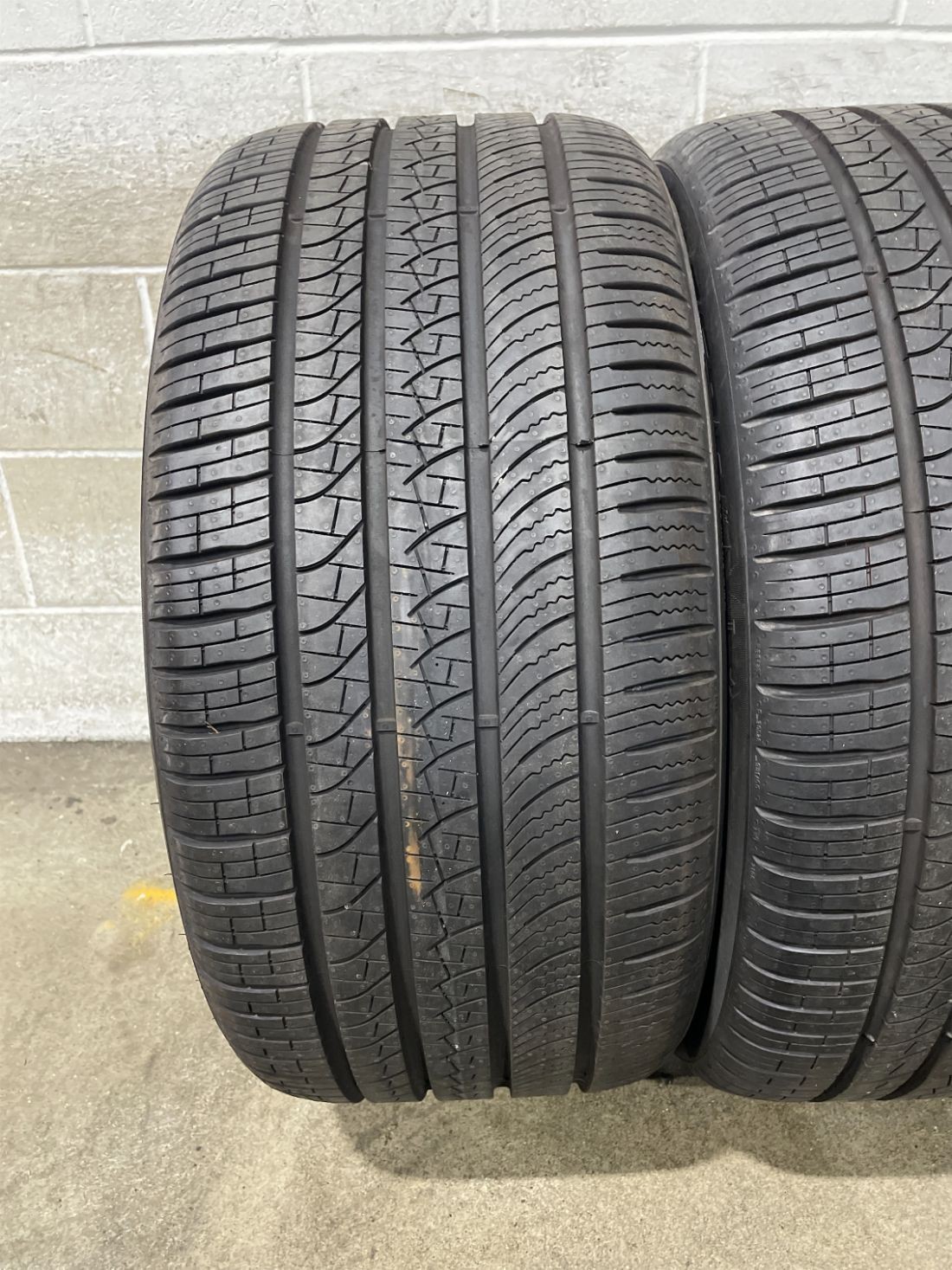 4x P285/40R20 Pirelli P Zero All Season I 9/32 108 H Used Tires 2854020