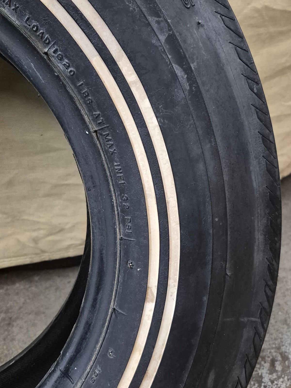 Vintage Uniroyal G78-15 Double White Stripe Bias Ply Tire