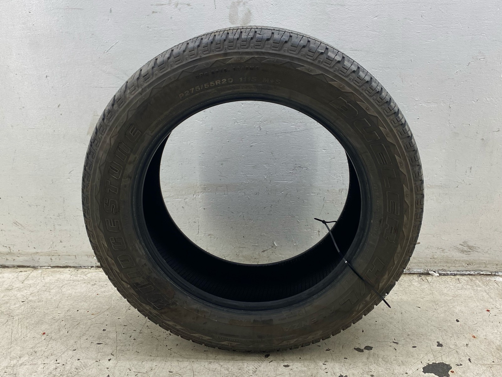 BRIDGESTONE DUELER H/L 275/55R20 111S TREAD DEPTH 6/32NDS DATE CODE 1024