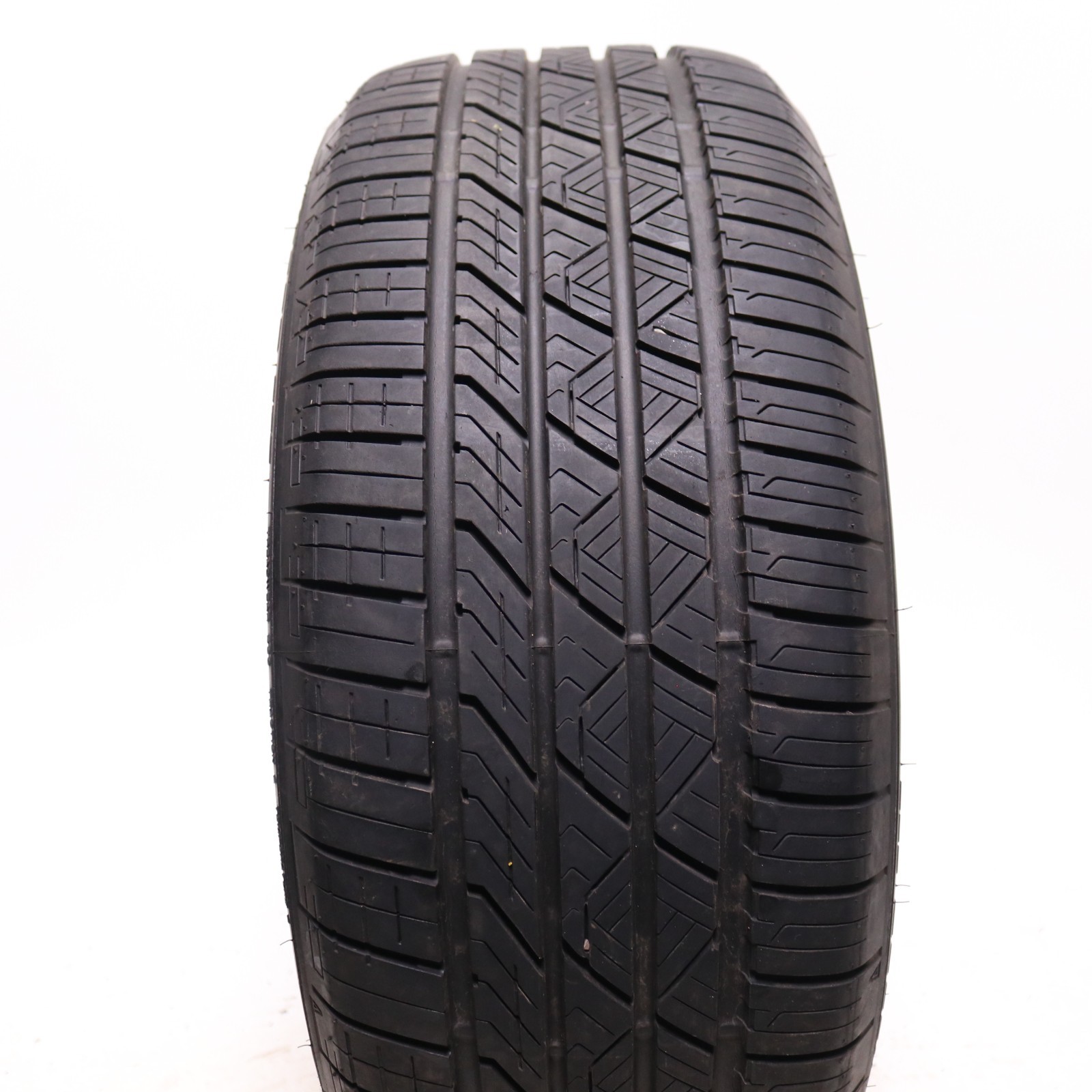 Set of 2 Used 235/50ZR18 Road Hugger GTZ – 101W – 9-10/32