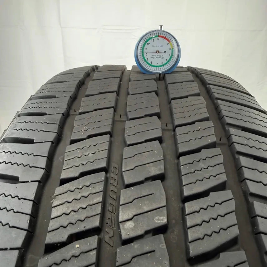 Used 265/50R20 Kumho Crugen HT55 111T 10/32 (DOT 24)