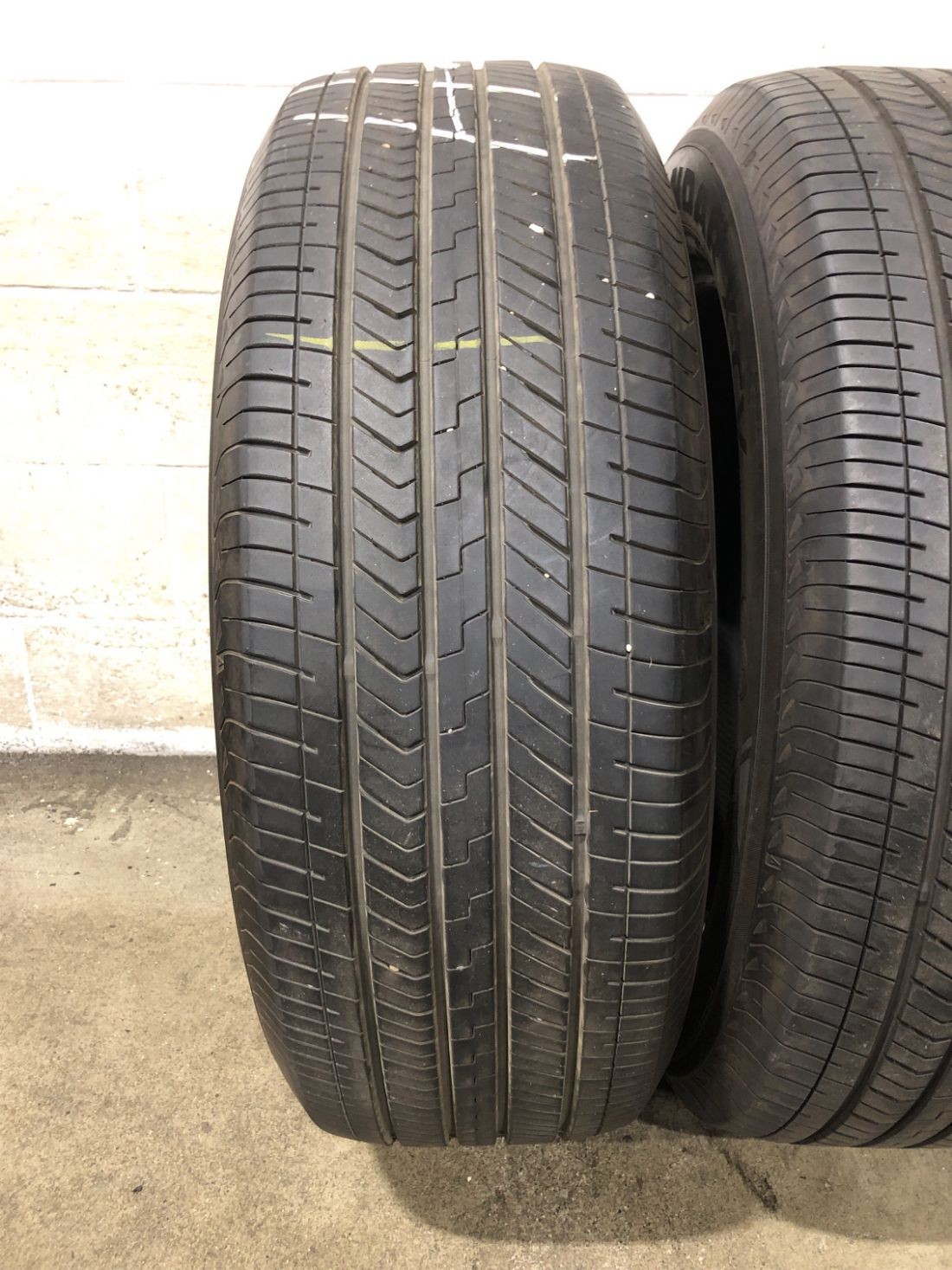 4x P265/60R20 Yokohama Geolandar X-CV G057N 8/32 112 H Used Tires 2656020