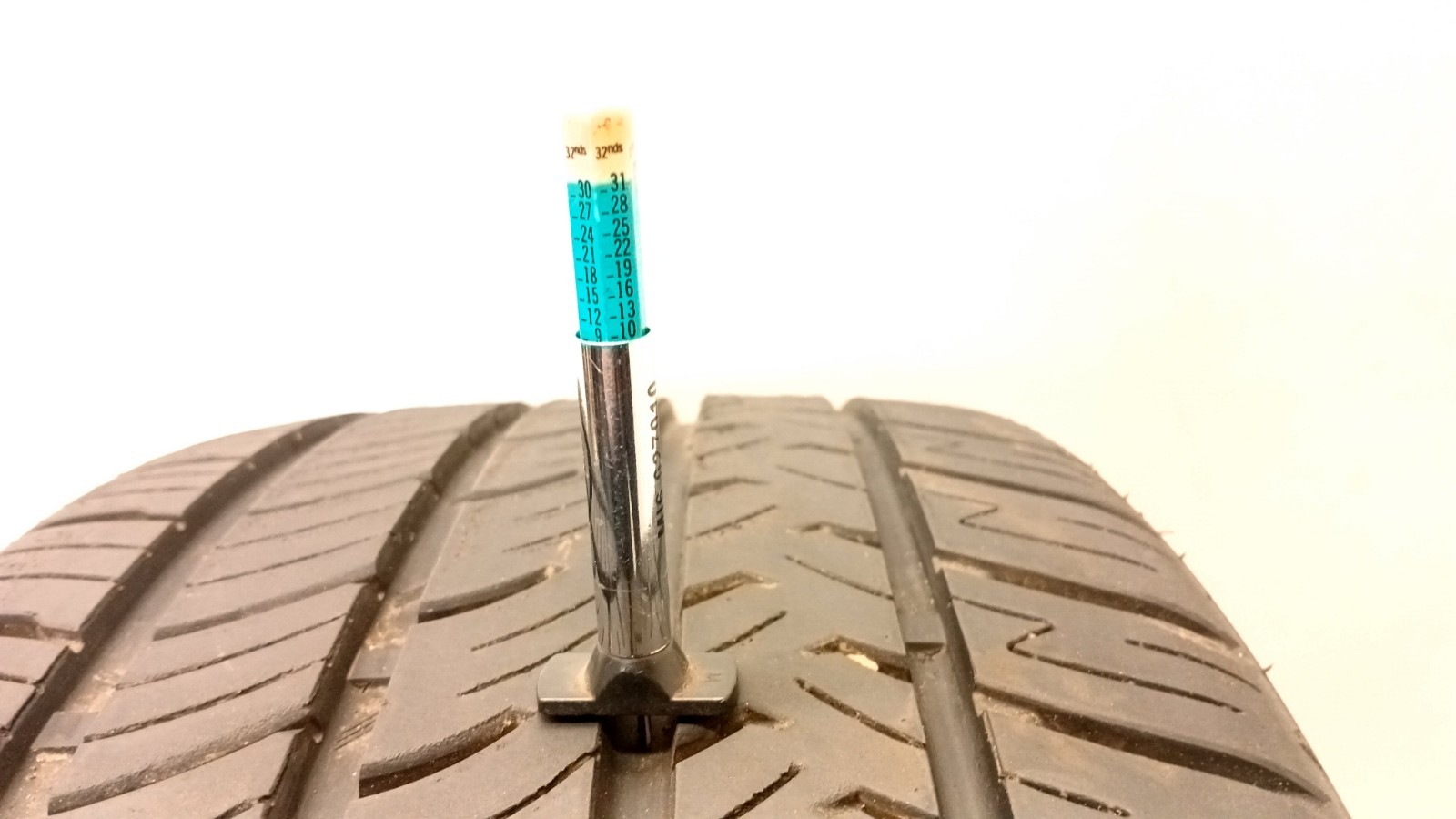9/32 Used advanta hpz-02 tire 245/35zr19 245 35 19 93w xl dot 4424 110425
