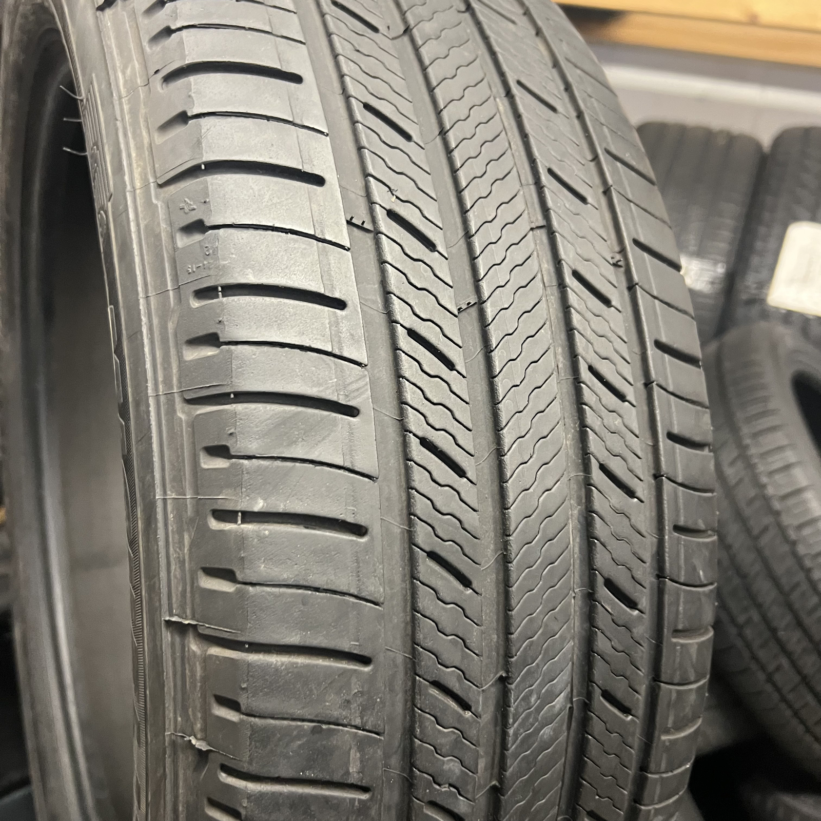 1 Tire LikeNEW Michelin Premier LTX 235/55R20 102V DOT.3923 8/32