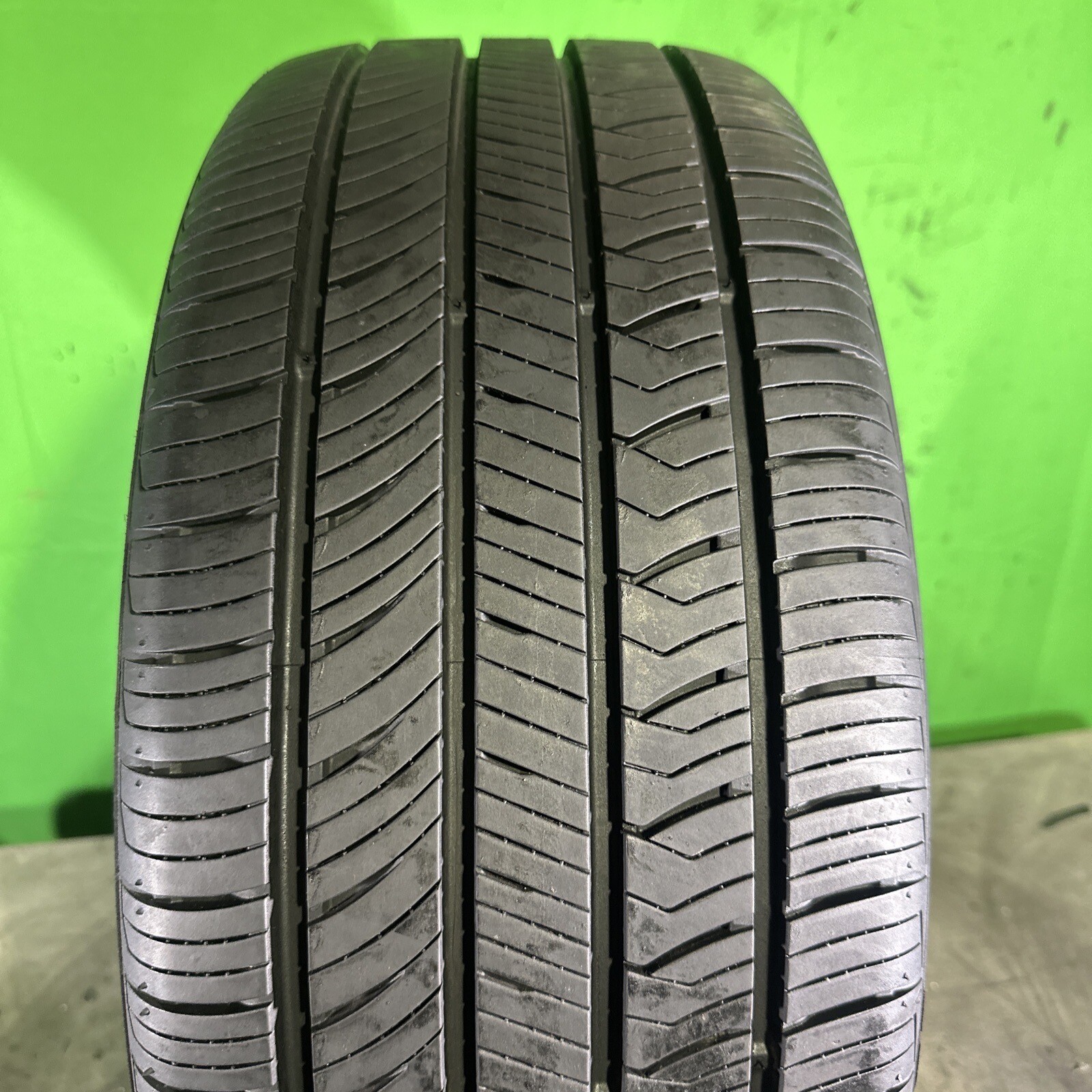 Single,Used-235/45R18 Suredrive Sport 98W 9/32 DOT 1123