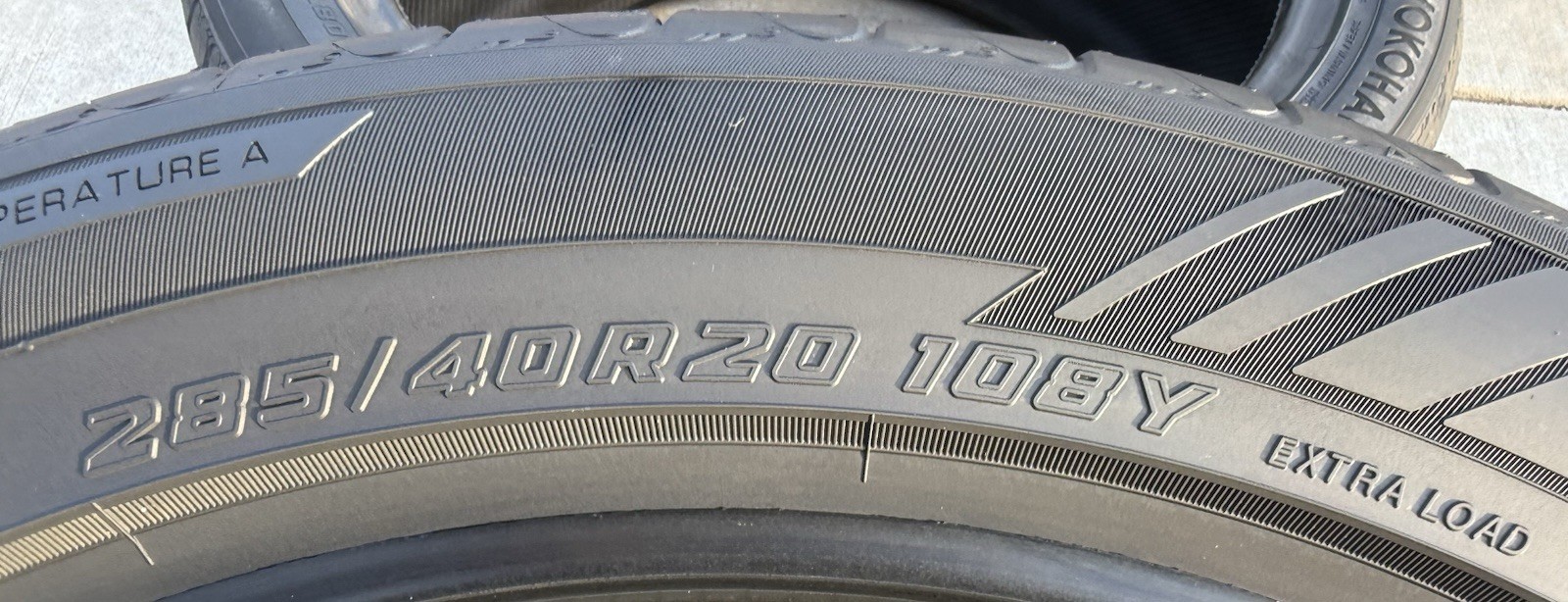 Set of TWO BRAND NEW 285/40R20 108Y Yokohama ADVAN Sport V107 Tires 2854020