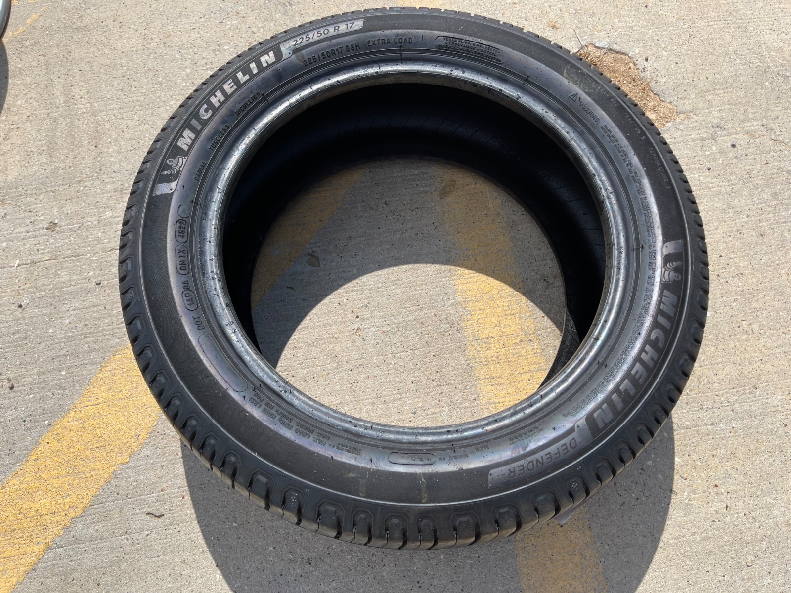 (1) 225/50/17 Michelin Defender 2 tire 225/50R17 98H XL M+S