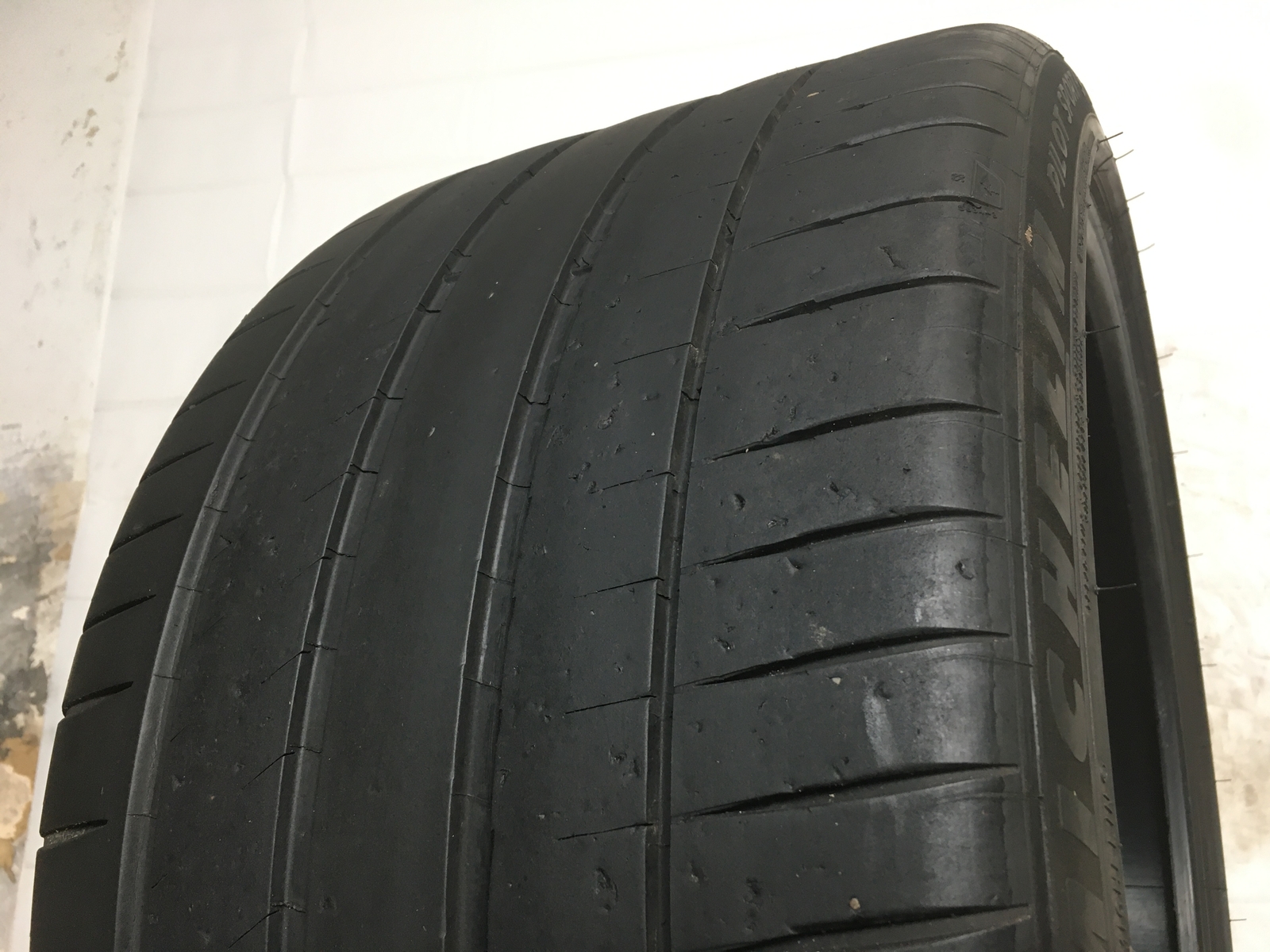 [1] Michelin Pilot Sport 4S P315/30ZR22 315 30 22 Tire 6.5-7.0/32