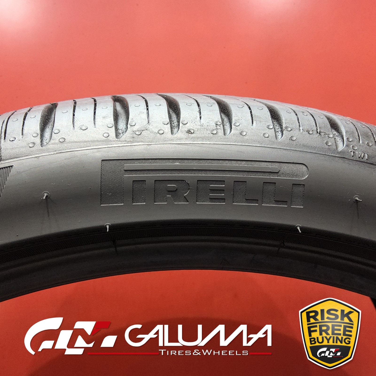 1 (One) Tire LikeNEW Pirelli P Zero All Season PNCS 315/30R22 No Repairs #93897