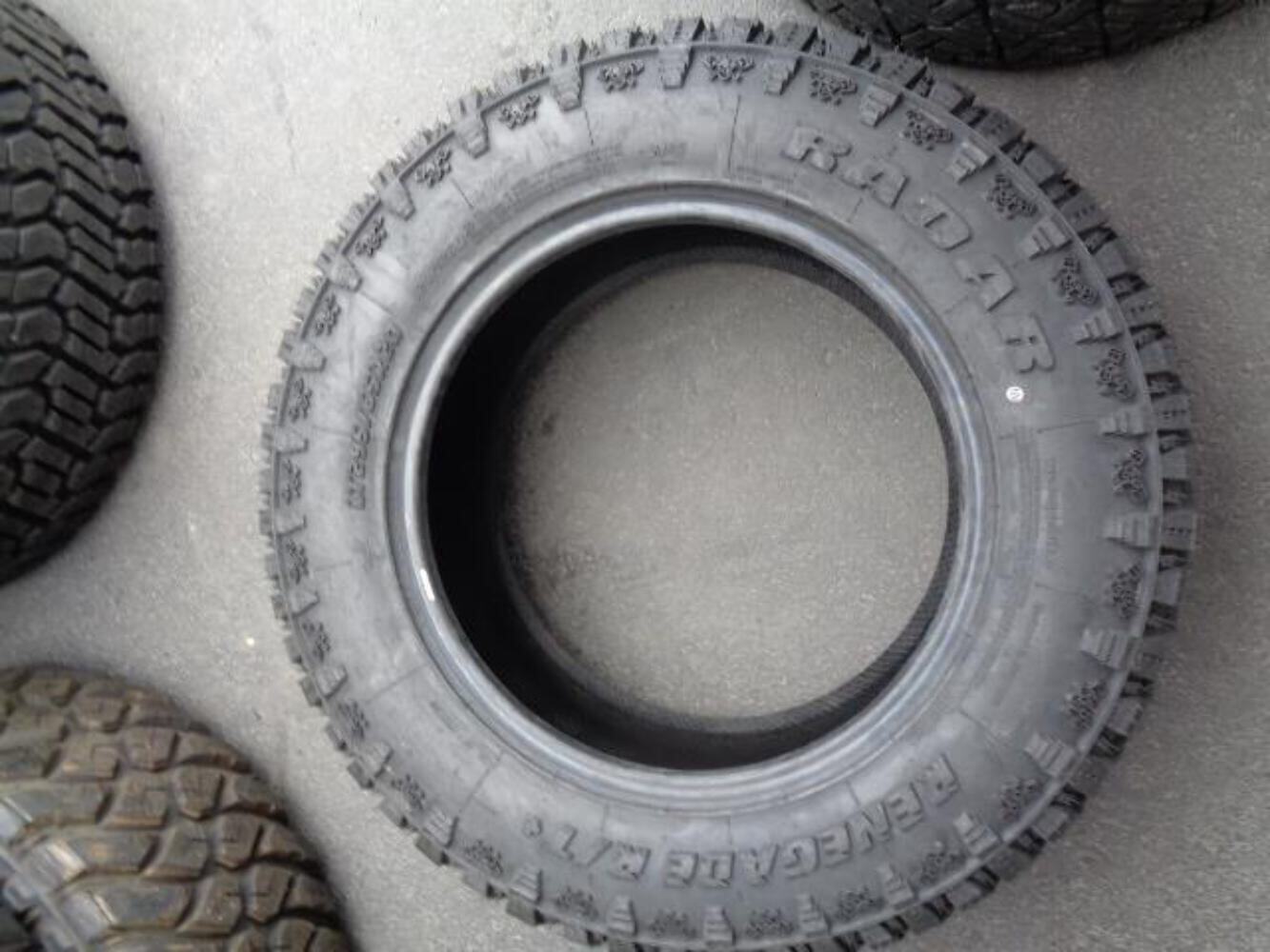 RADAR RENEGADE RT + LT 295 65 R20 129/126Q LRE10PLY RASYTH0124 SU16