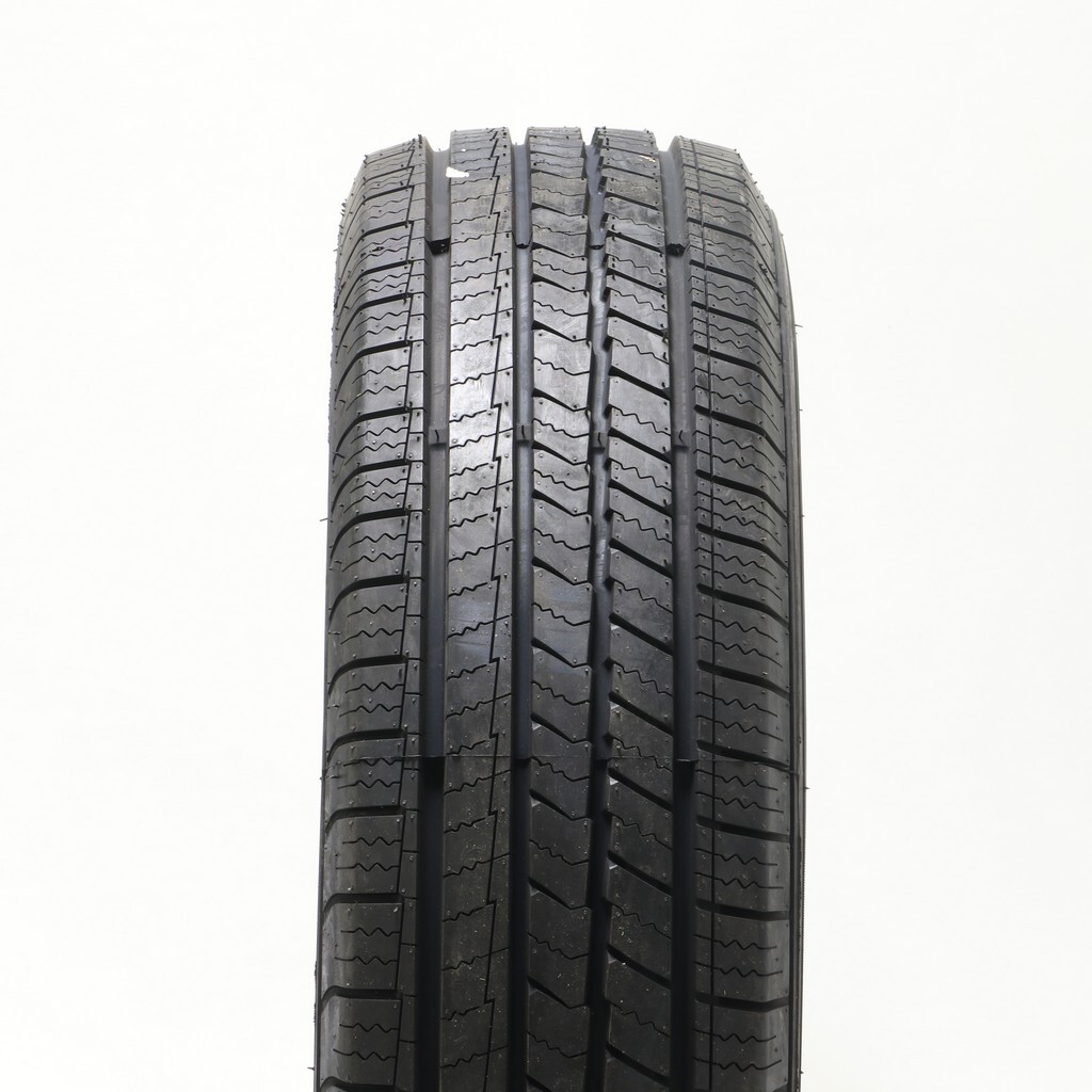 New 215/70R16 Finalist UN-CUV 100H – 11/32