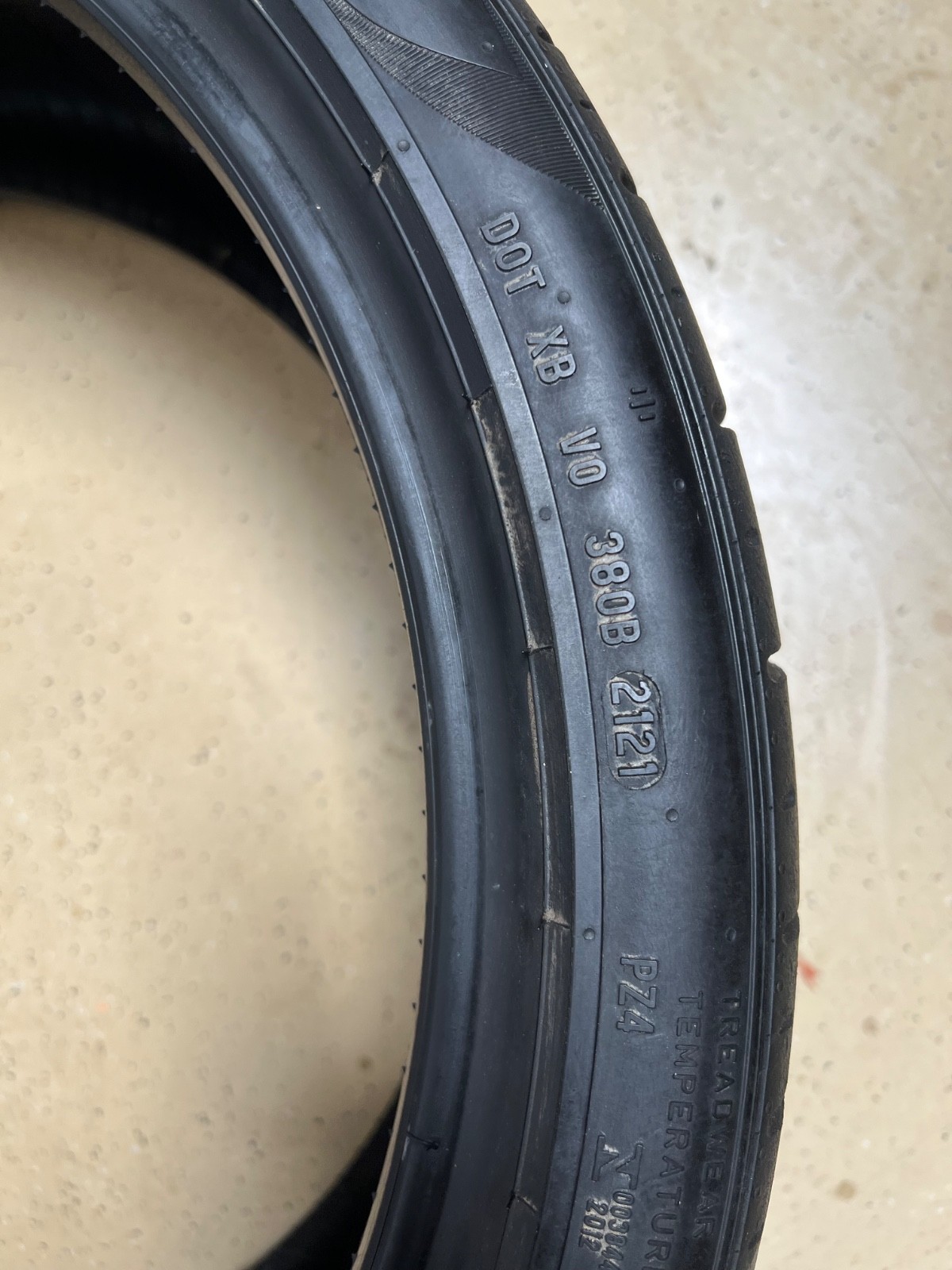 1 – NO REPAIRS 235/35ZR19 XL (91Y) Pirelli P Zero PZ4 PNCS (MC-C) McLaren 4154