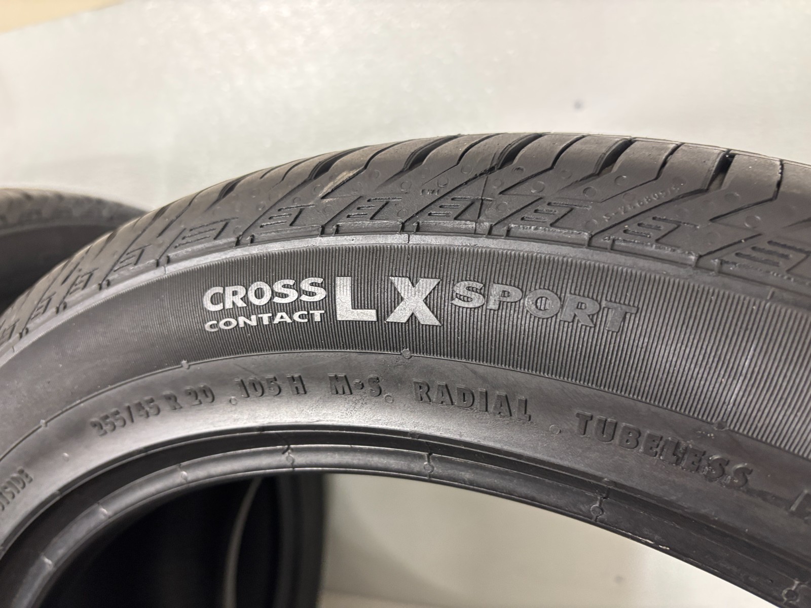 NO SHIPPING ONLY LOCAL PICK Set 4 Tires 255 45 20 Continental CrossContact Vol