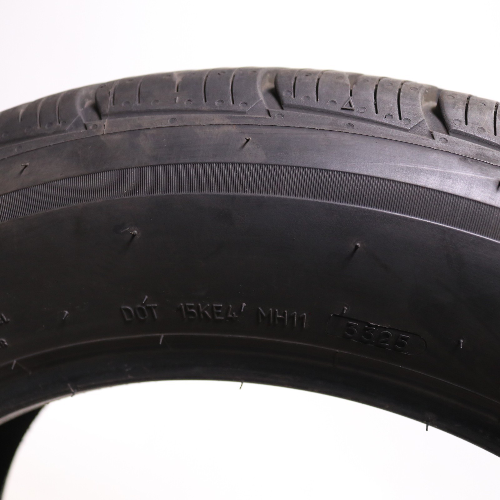 Set of 2 Used 225/60R18 BFGoodrich Advantage Control – 100H – 9.5-10.5/32