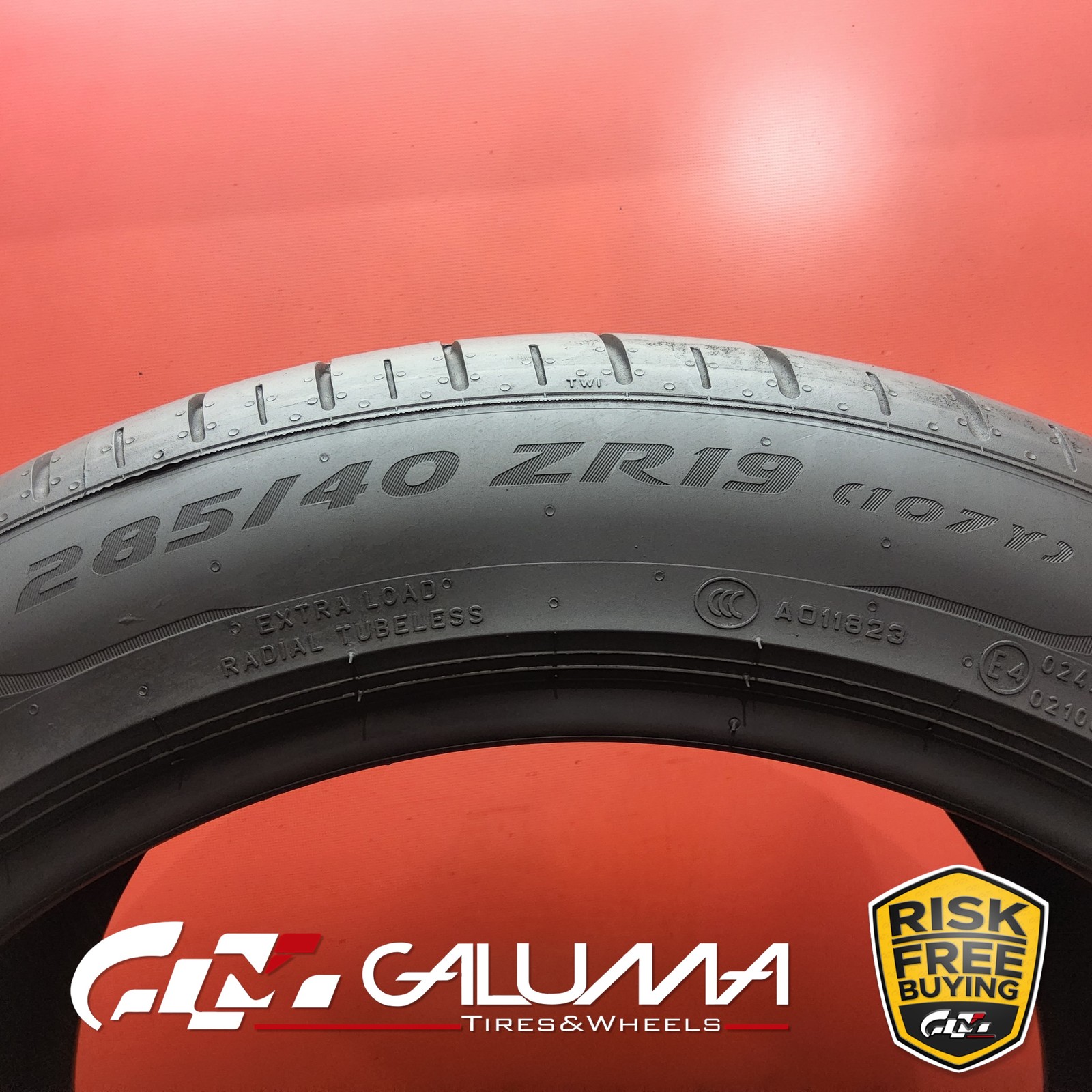 Set of 2 Tires Pirelli P-Zero (PZ4) MO1A XL 285/40ZR19 285/40/19 107Y #95366