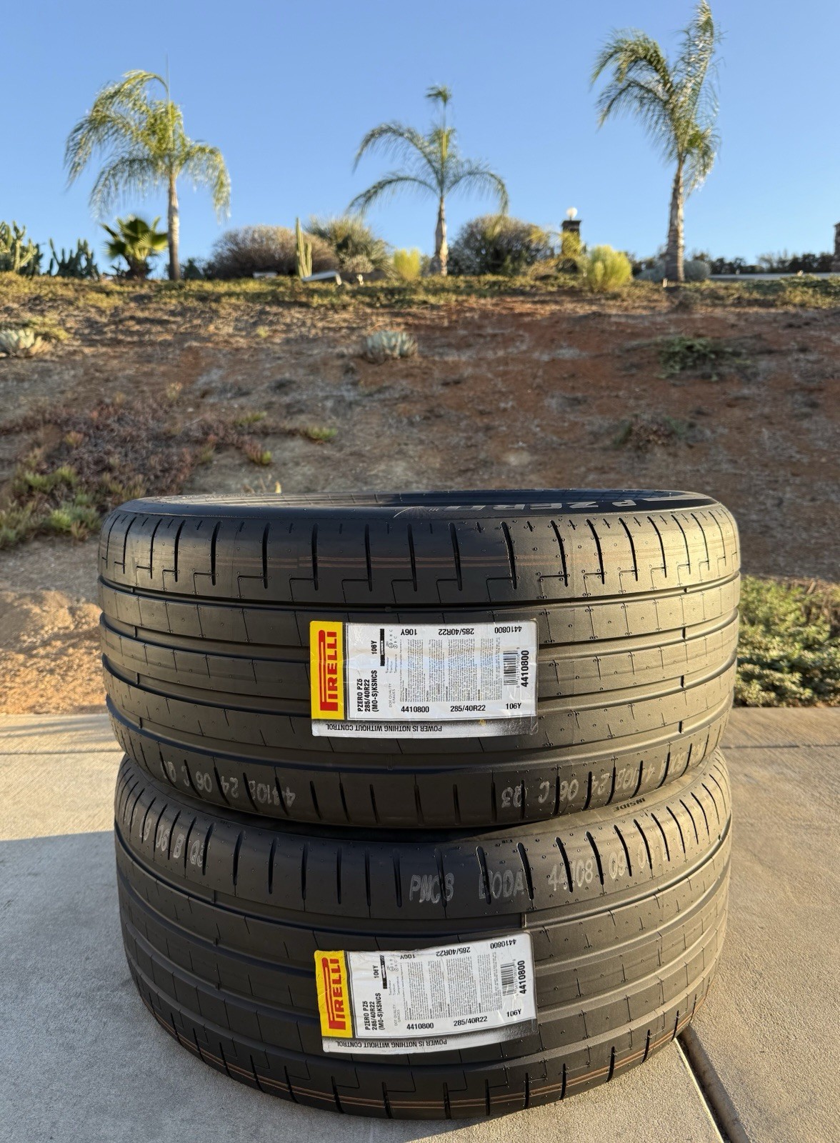 TWO BRAND NEW 285/40R22 106Y Pirelli P Zero PZ5 MO-S Noise Canceling Tires