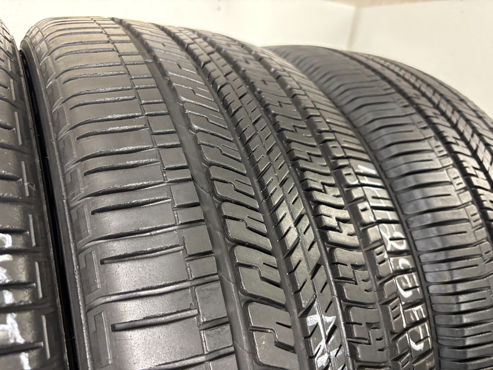 NO SHIPPING ONLY LOCAL PICK UP Set 4 Tires 255 45 20 Goodyear Eagle RS-A