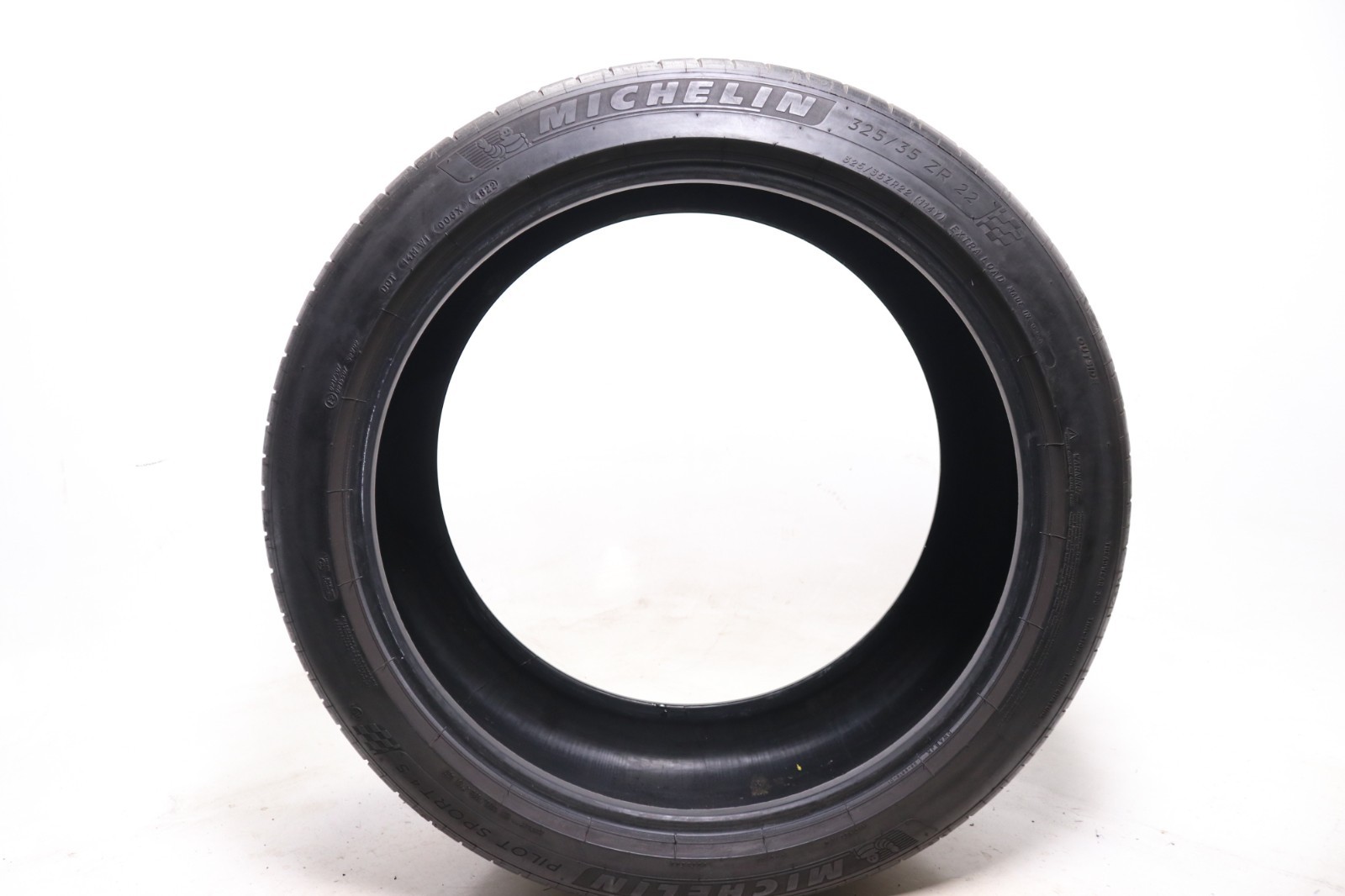 Set of 2 Used 325/35ZR22 Michelin Pilot Sport 4 S MO1 – 114Y – 7-8/32
