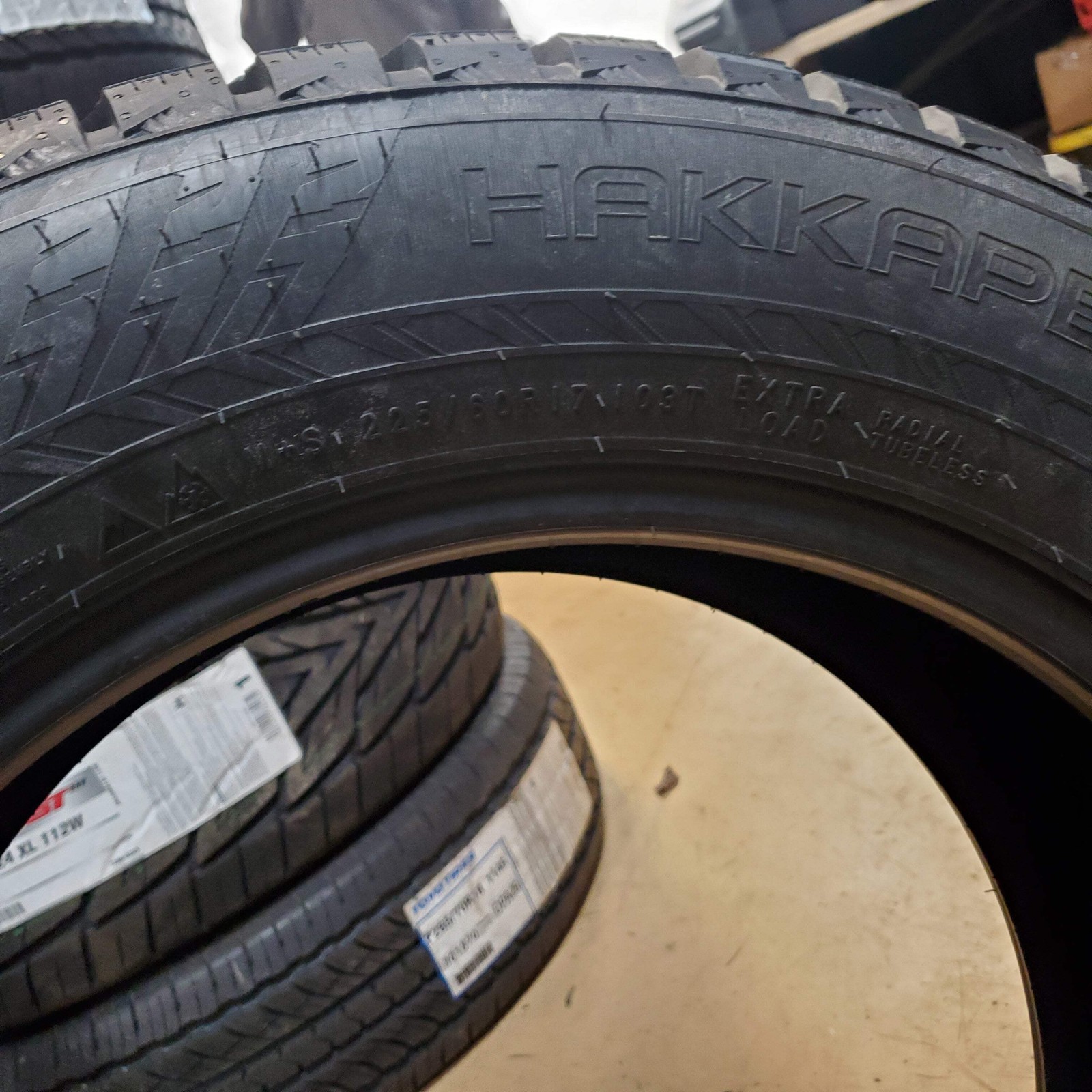 NOS 2 NOKIAN HAKKAPELIITTA 10 SUV STUDDED BSW P 225 60 17 103T XL WINTER TIRE TS