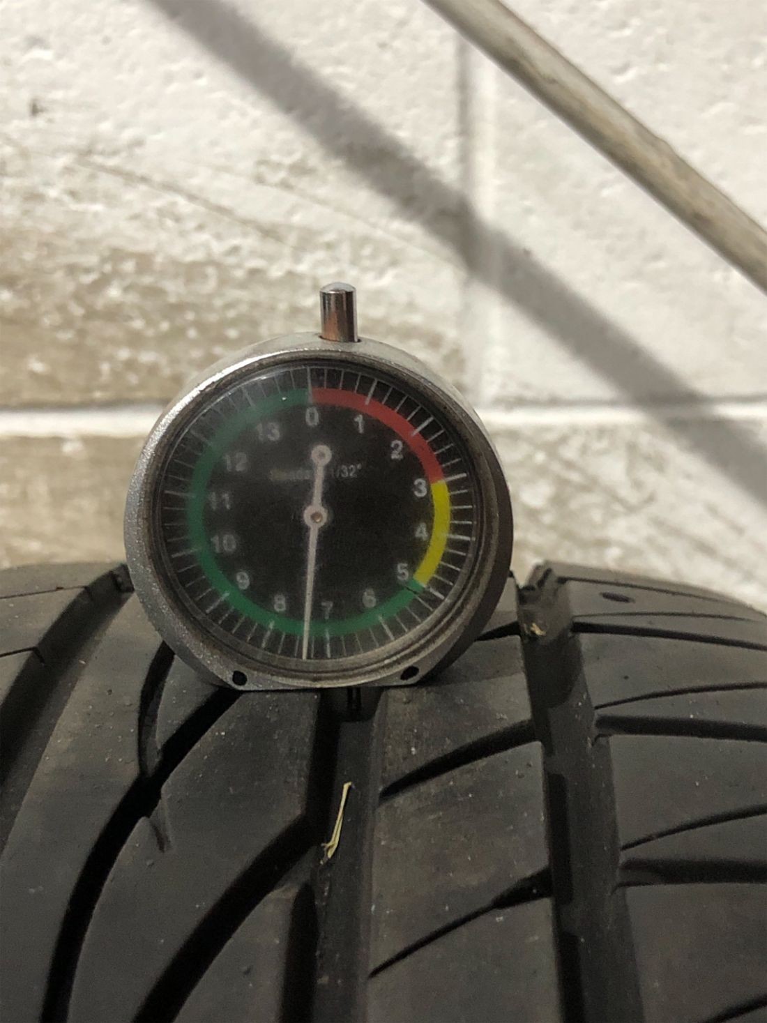 1x P215/50R17 Ohtsu FP0612 AS 7/32 91 V Used Tire 2155017