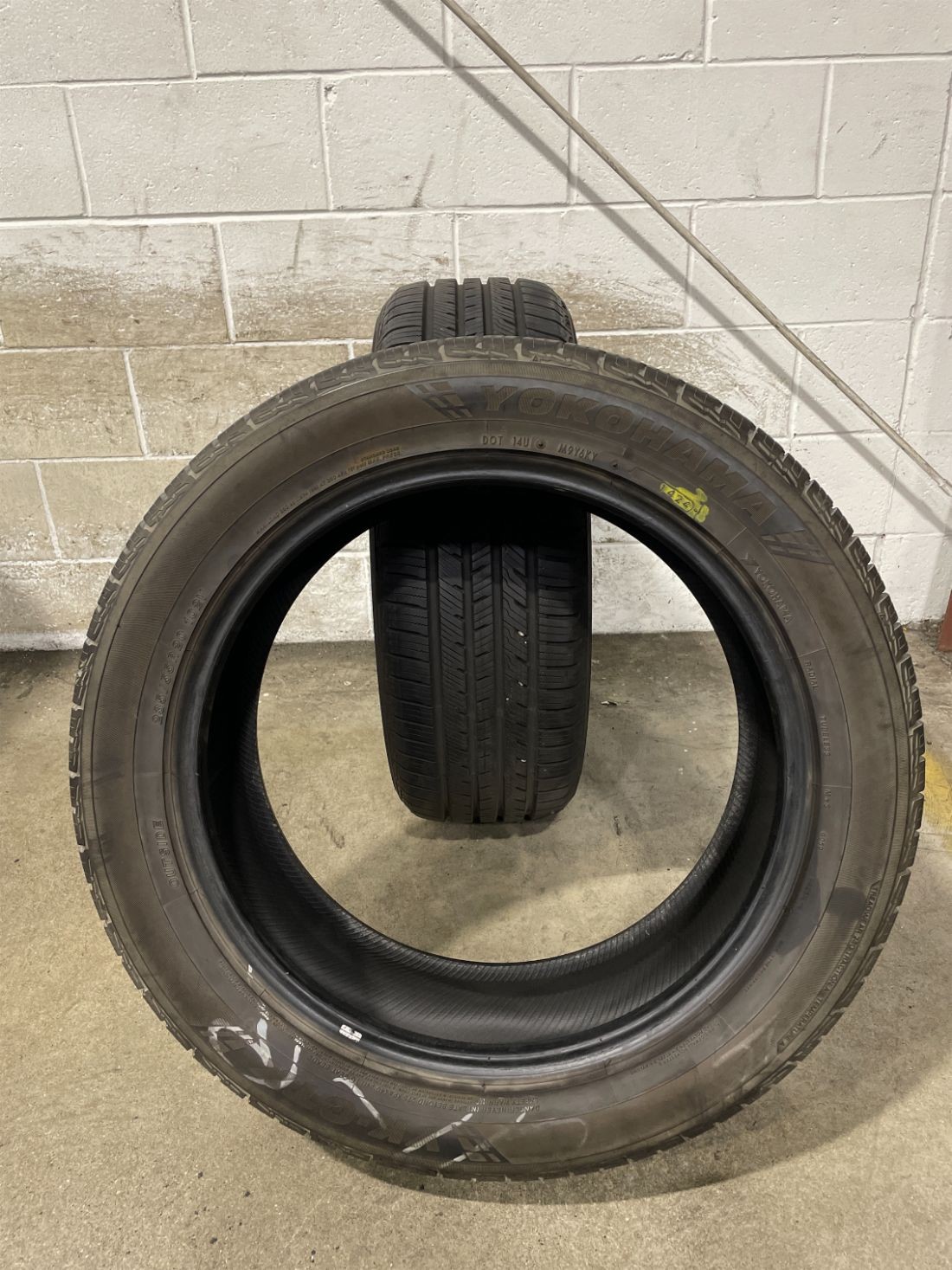 2x P235/55R20 Yokohama YK-CTX 10/32 102 V Used Tires 2355520