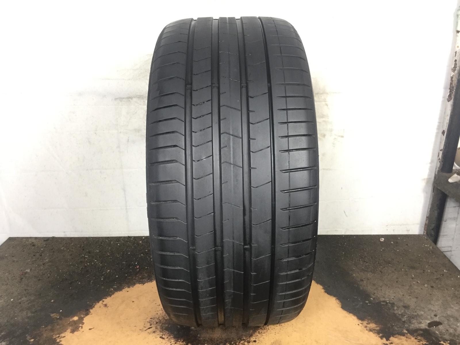 [1] Pirelli P Zero PZ4 Run Flat P315/35R21 315 35 21 Tire 7.75/32