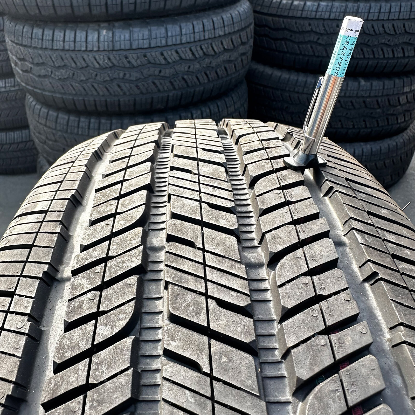 Takeoff Bridgestone Dueler H/T Set of 4 265/60R20 112H Tire 2656020 265 60 20