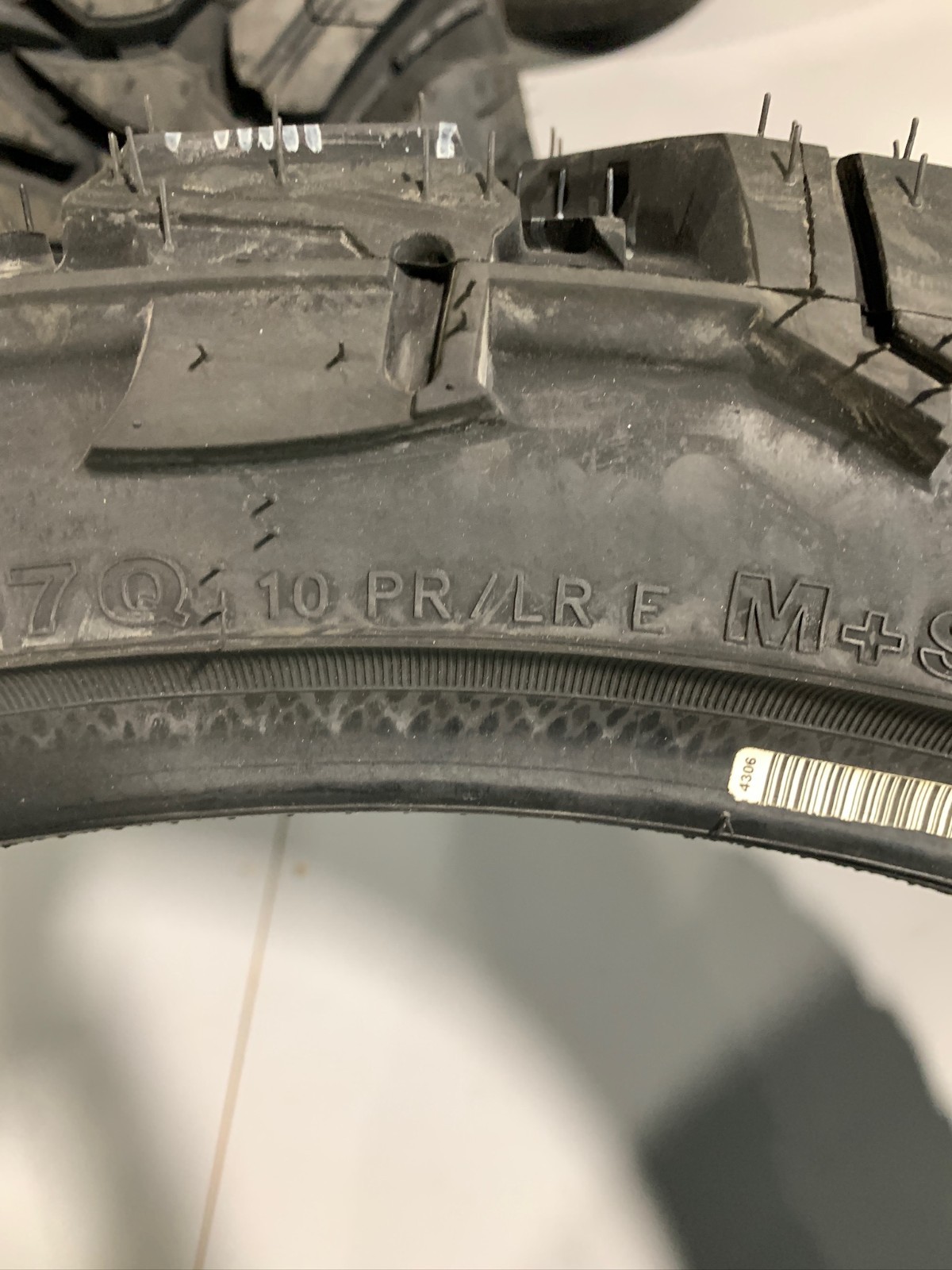 4 New LT 33 13.50 24 LRE 10 Ply Atturo Trail Blade MTS Mud Tires