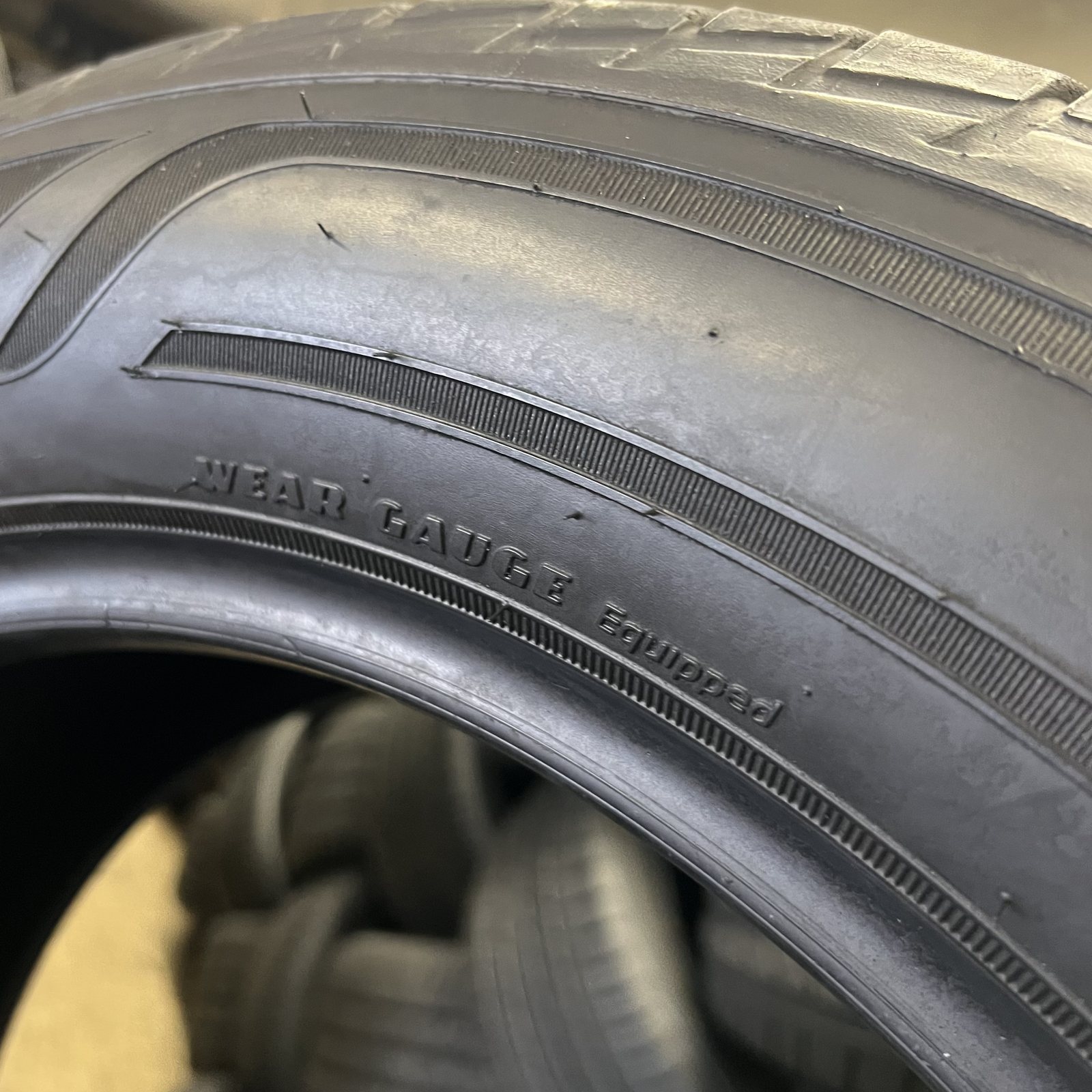 1 Tire LikeNEW Goodyear Assurance MaxLife 225/60R18 100H DOT.0423 No Patch