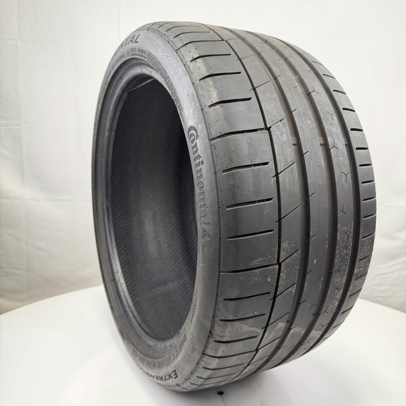 Used 265/35ZR18 Continental ExtremeContact Sport 02 97Y 8/32 (DOT 20)