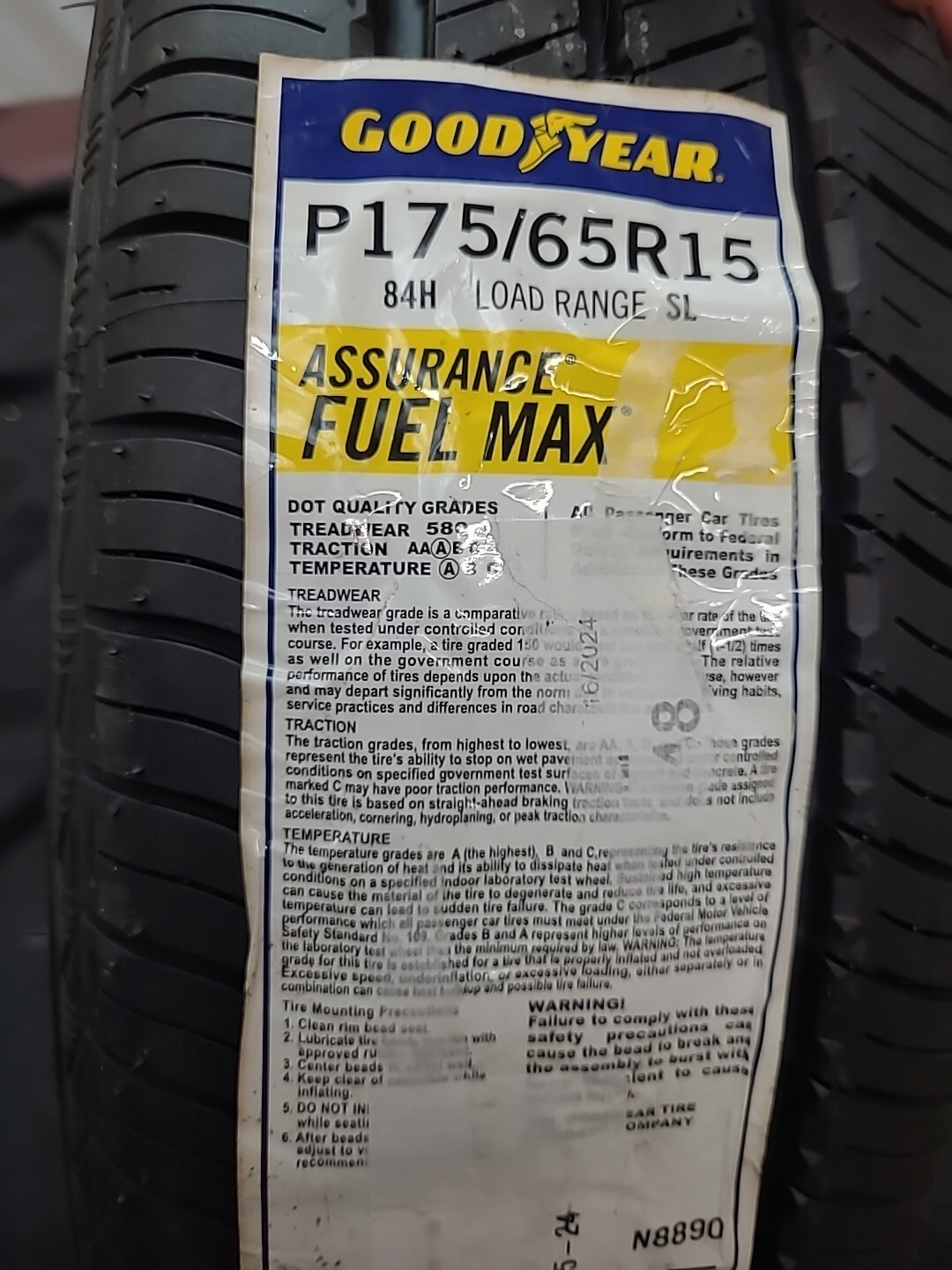 Goodyear-738-609-571-Assurance-Fuel Max-P175/65R15-84H-DATE CODE:0423