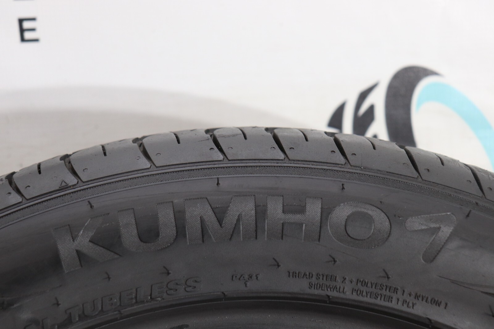Used 215/55R18 Kumho Ecsta PA31 95V – 9/32”