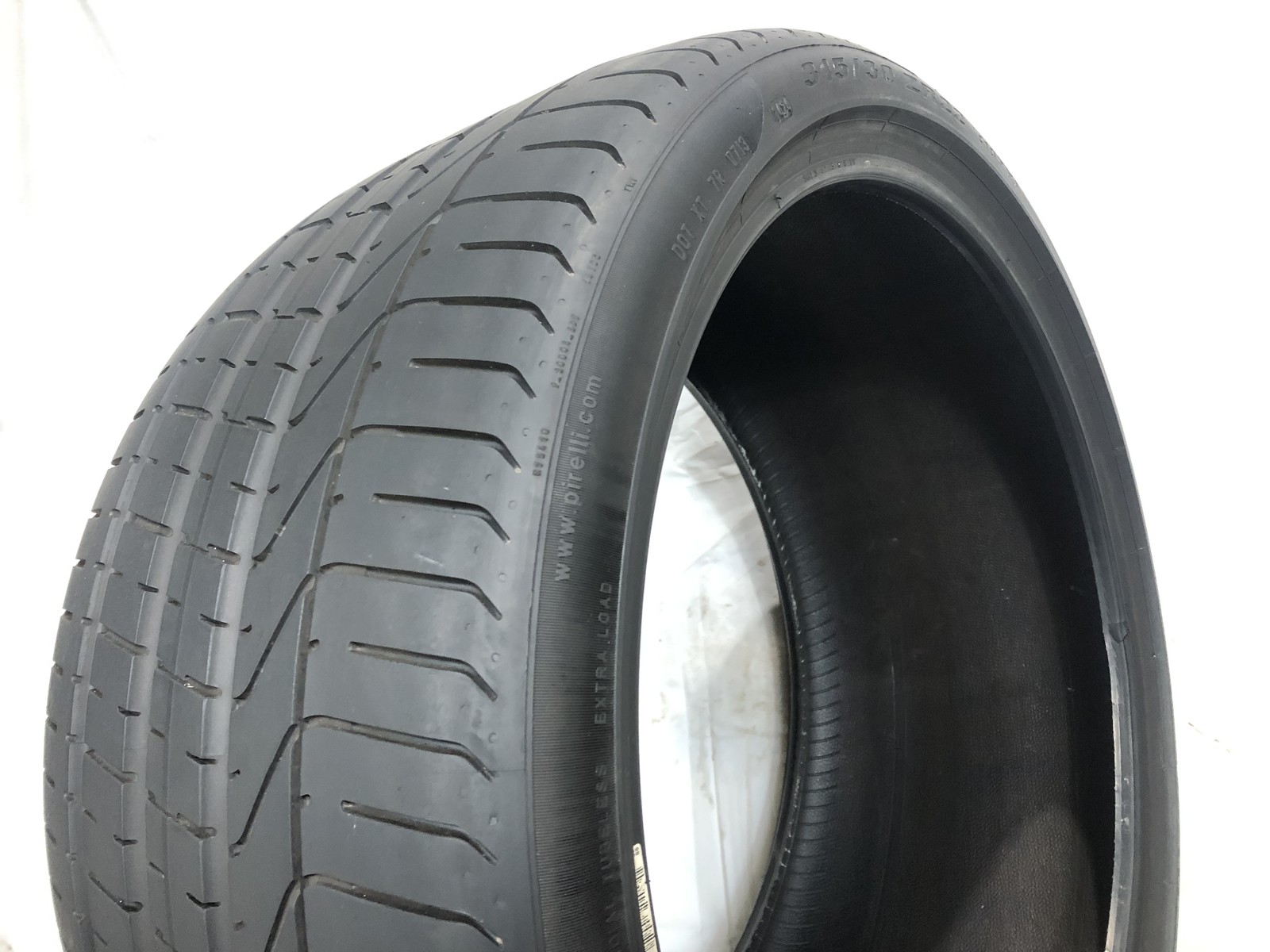 [1] Pirelli P Zero P315/30ZR22 315 30 22 Tire 9.0/32