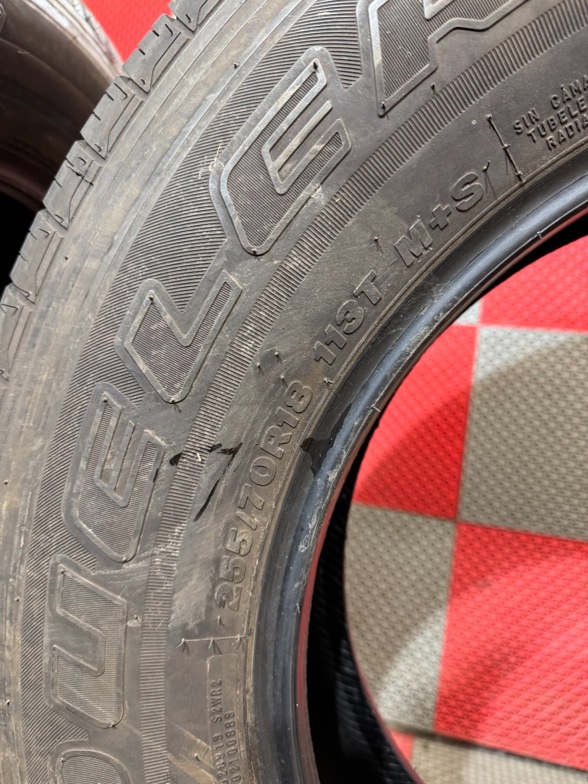2x Used 255/70 R18 Bridgestone Dueler H/T Tires 7-8/32 Tread 255/70/18