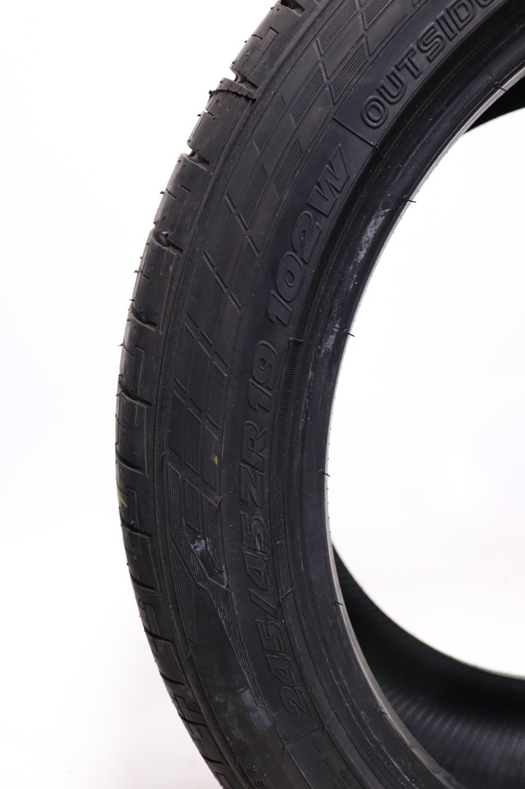 Set of 2 Take Off 245/45ZR19 Road Hugger GTZ – 102W – 9.5-10.5/32 No Repairs
